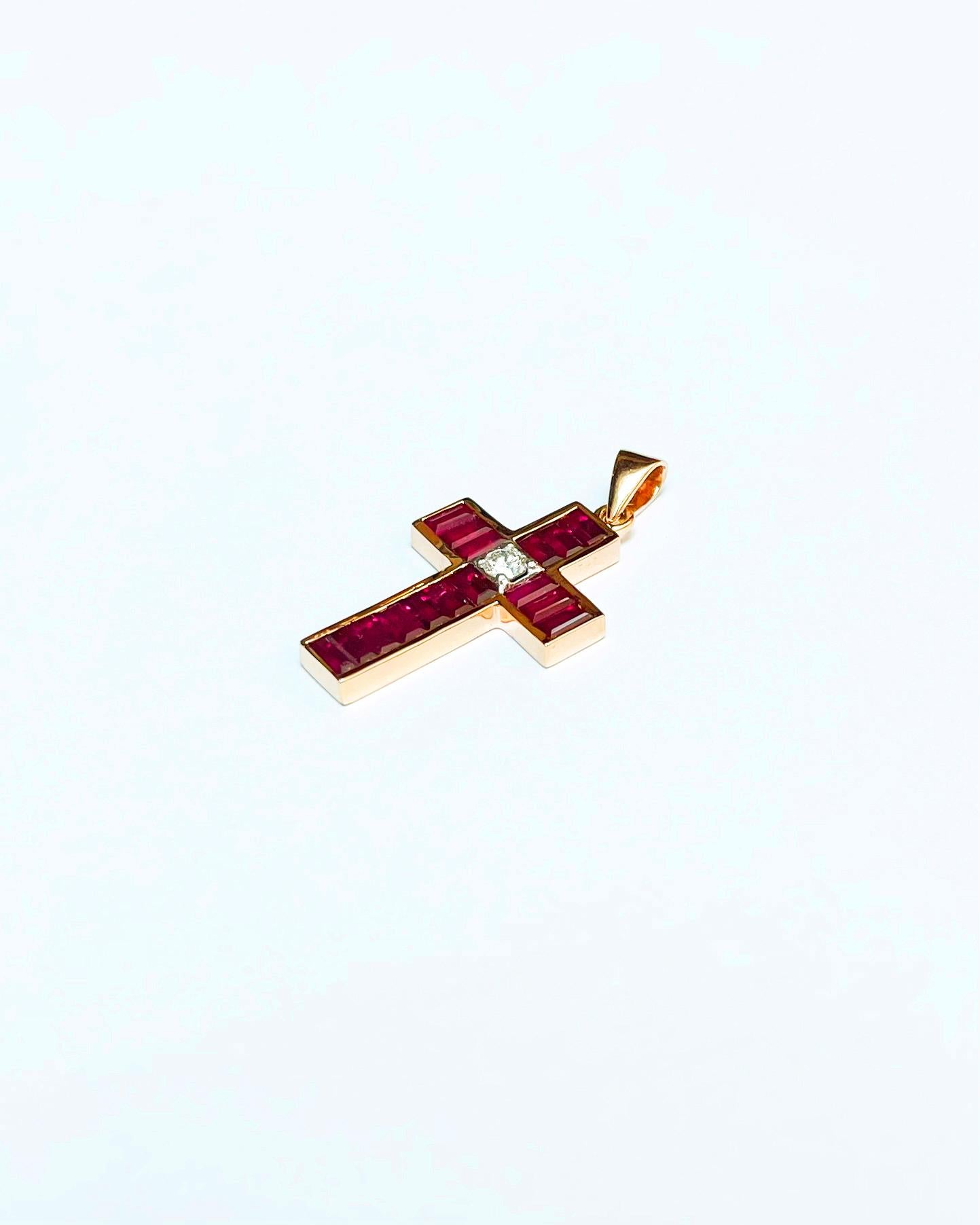 Colgante de rubí con diamante engastado en oro rosa de 18 quilates Corte baguette en venta