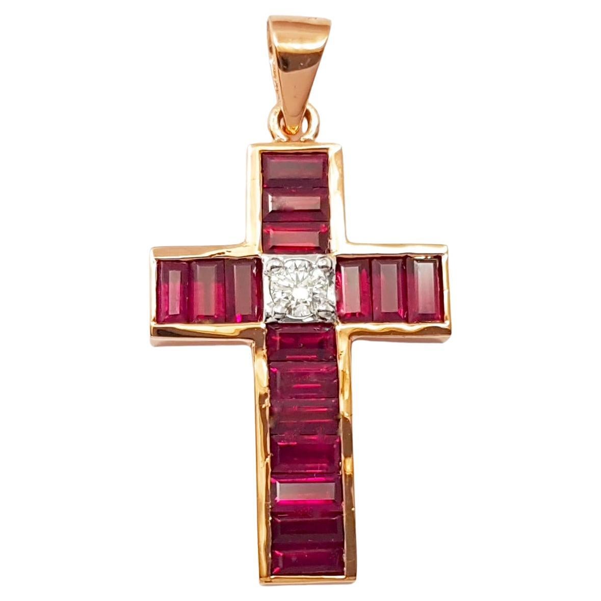 Colgante de rubí con diamante engastado en oro rosa de 18 quilates en venta