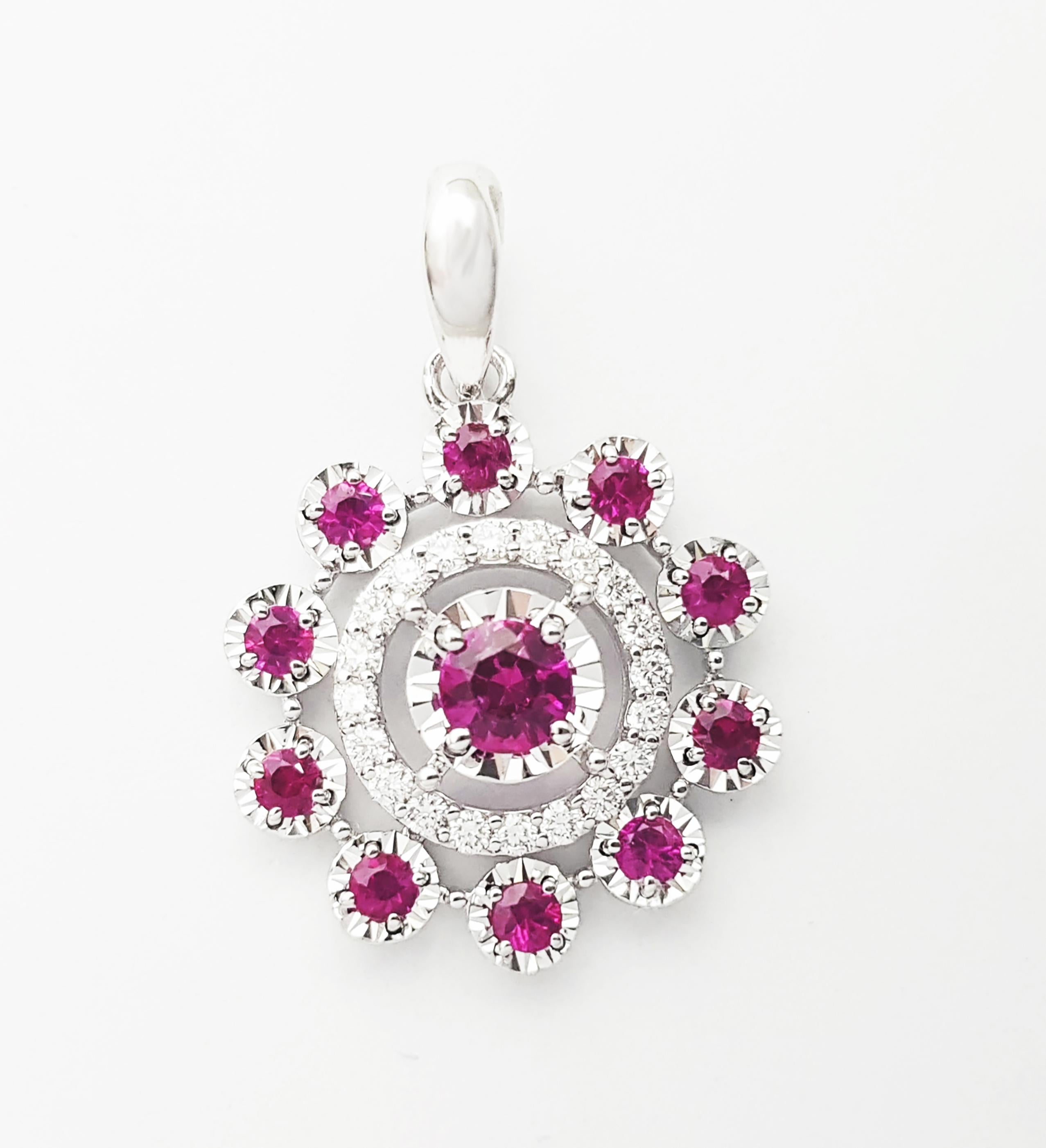 Rubin mit Diamant-Anhänger in 18K Weißgold-Fassung im Angebot 2