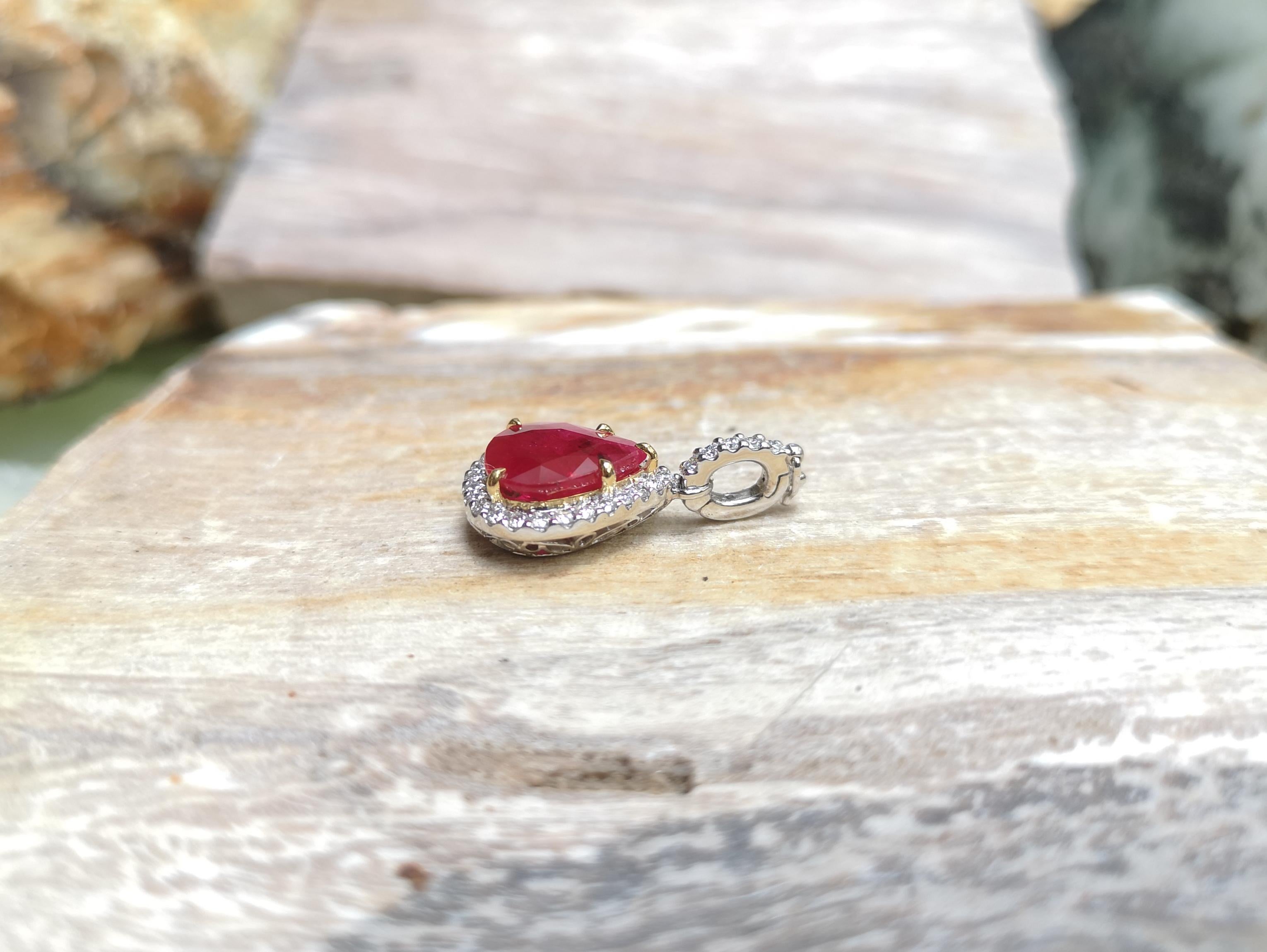 Ruby with Diamond  Pendants set in 18 Karat White Gold Settings For Sale 1