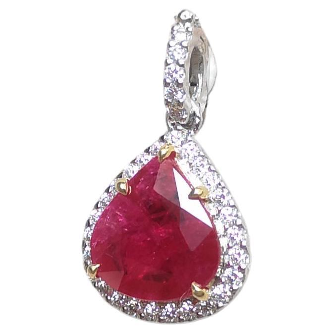 rubis et diamants Pendentifs sertis dans des montures en or blanc 18 carats
