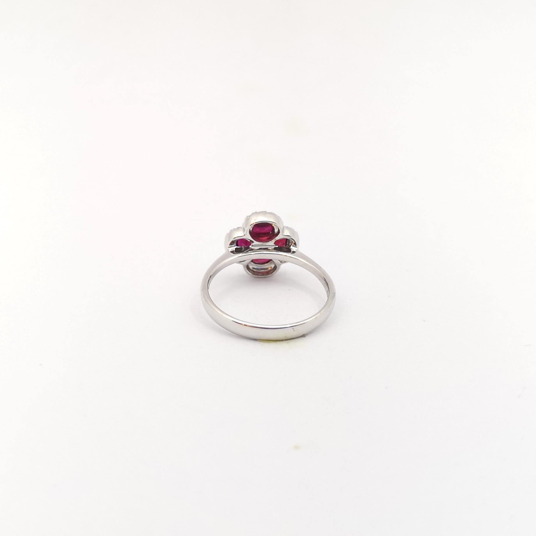 Anello con rubino e diamante con montatura in oro bianco 18 carati in vendita 5