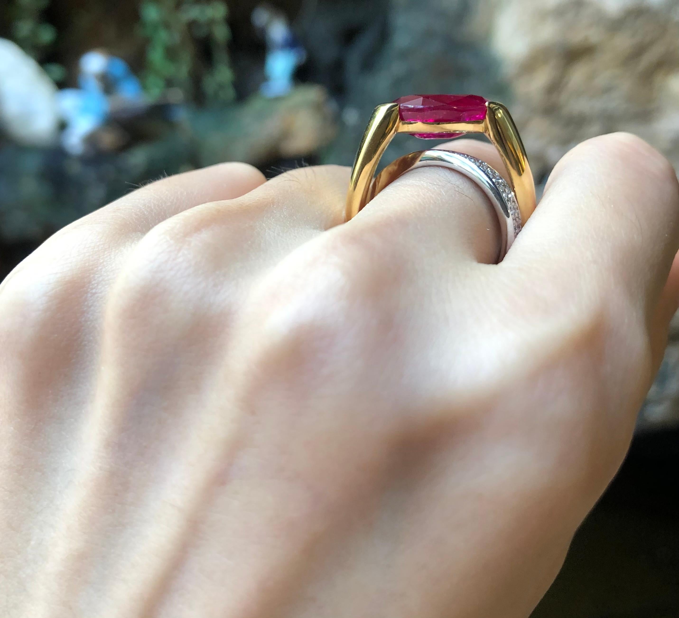 Ruby with Diamond Ring Set in 18 Karat Gold Settings For Sale 2
