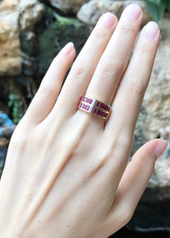 Rubin mit Diamantring in 18 Karat Gold gefasst