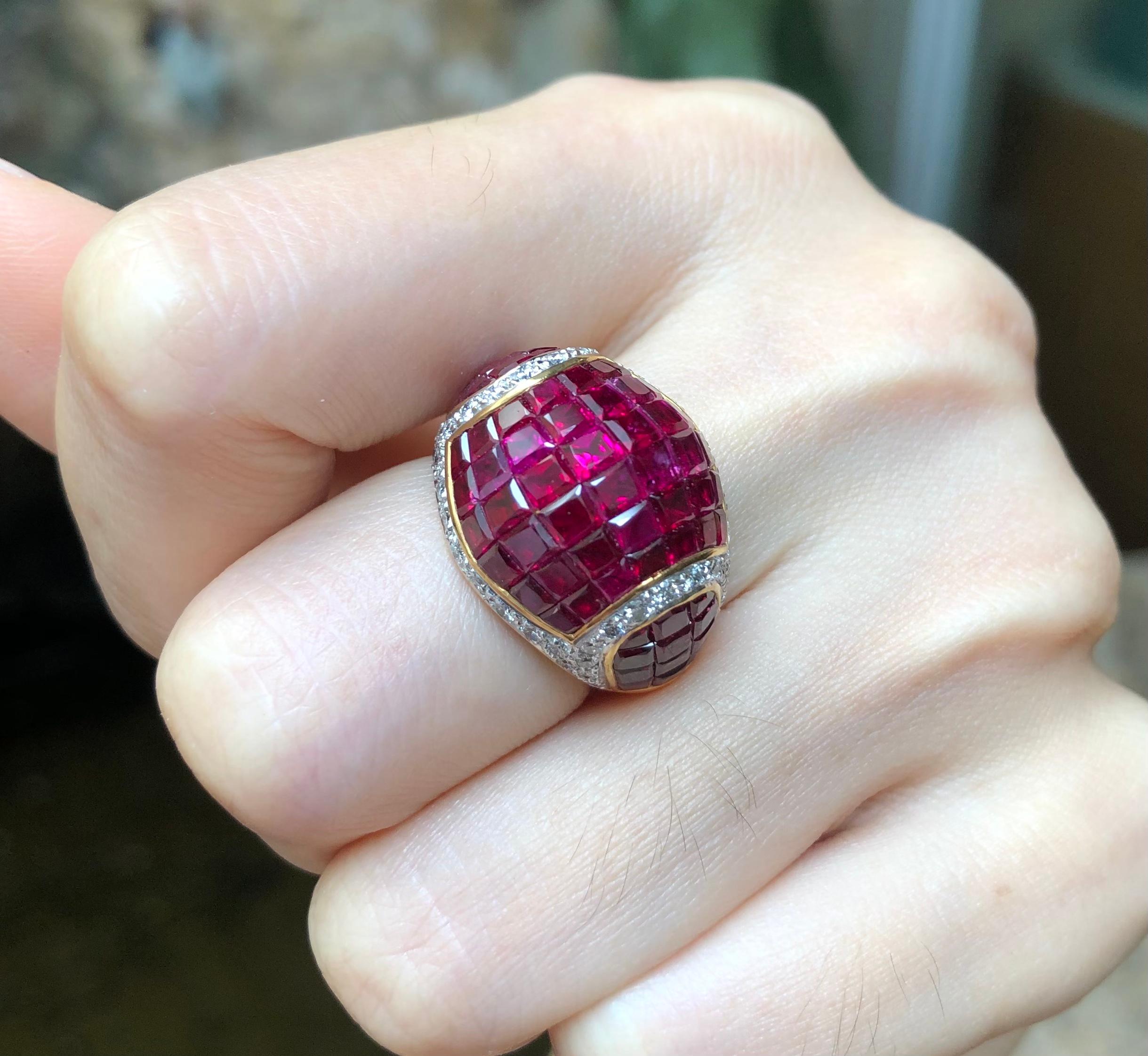 Rubin-Ring mit Diamanten in 18 Karat Gold gefasst (Gemischter Schliff) im Angebot