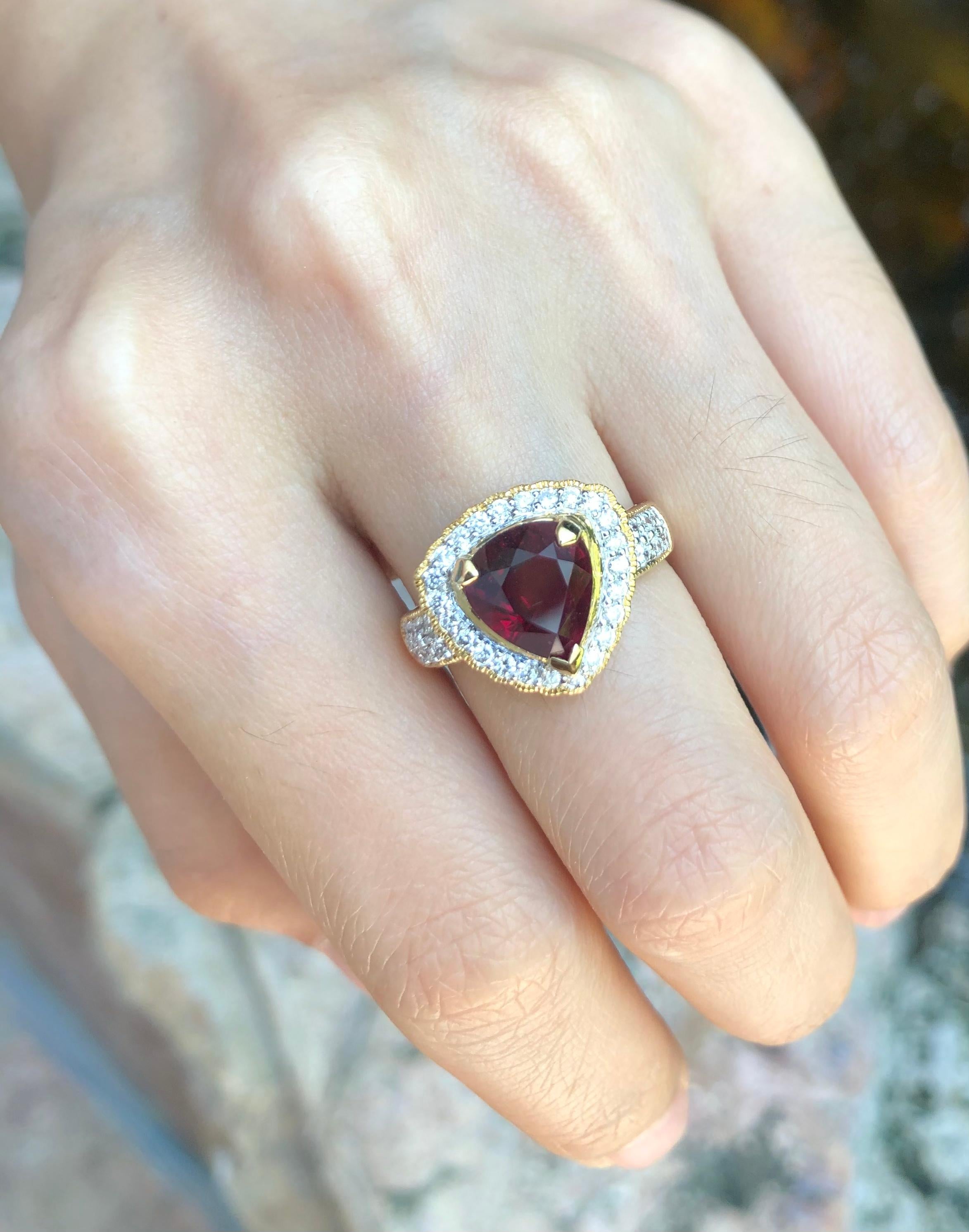 Art Deco Ruby with Diamond Ring Set in 18 Karat Gold Settings For Sale