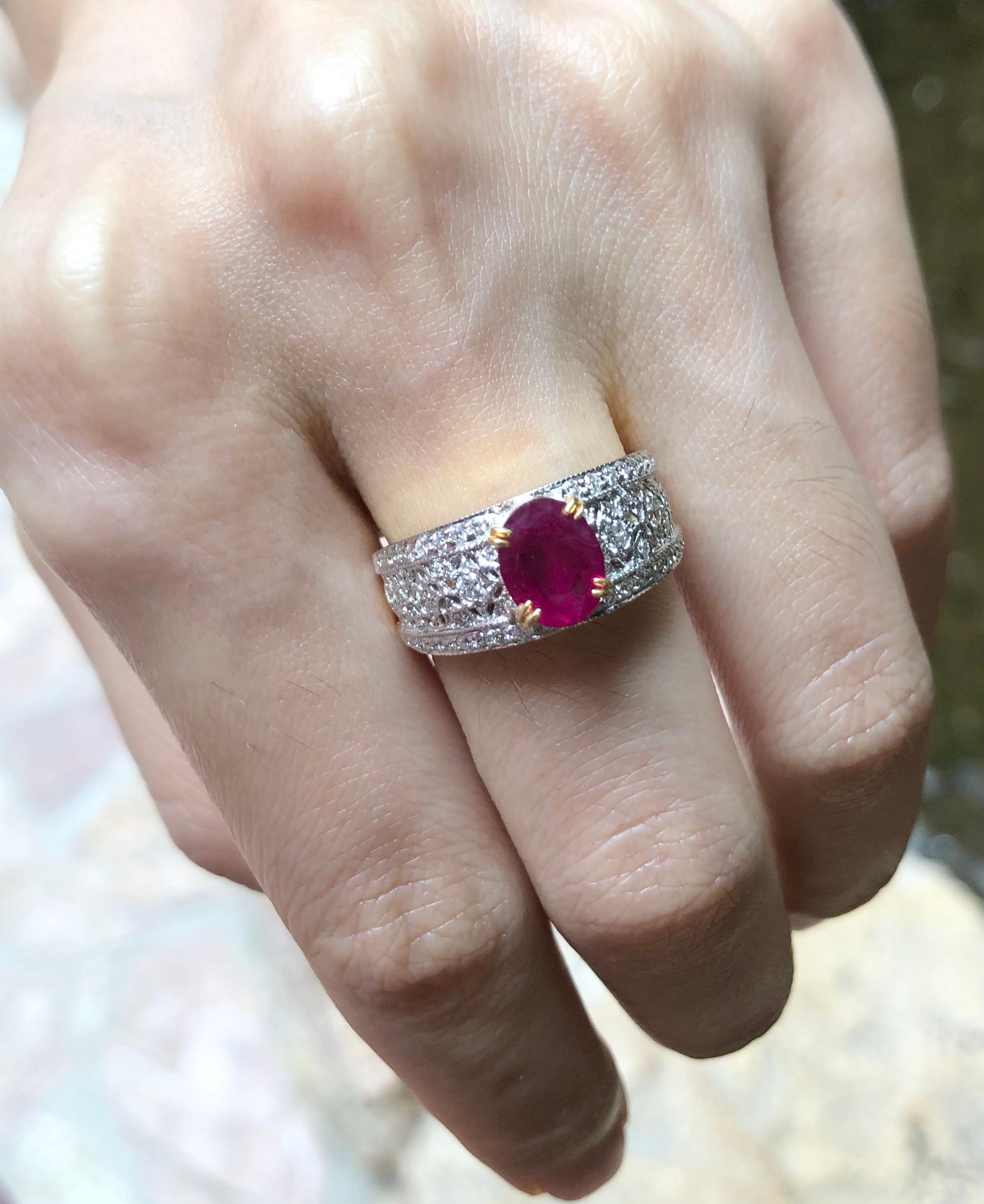 Ruby with Diamond Ring Set in 18 Karat Gold Settings In New Condition For Sale In Bangkok, TH