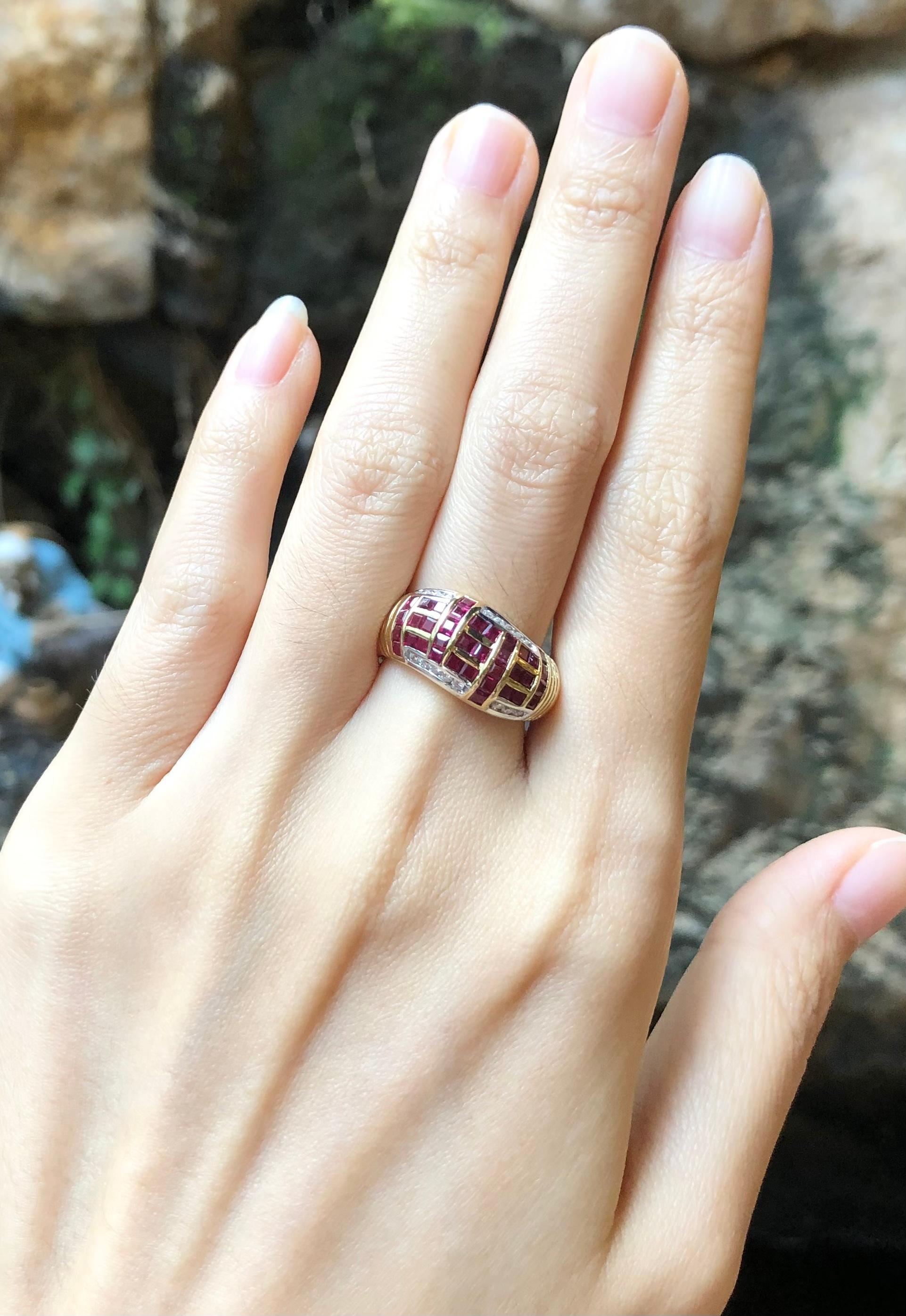 Bague en or 18 carats sertie d'un rubis et de diamants Pour femmes en vente