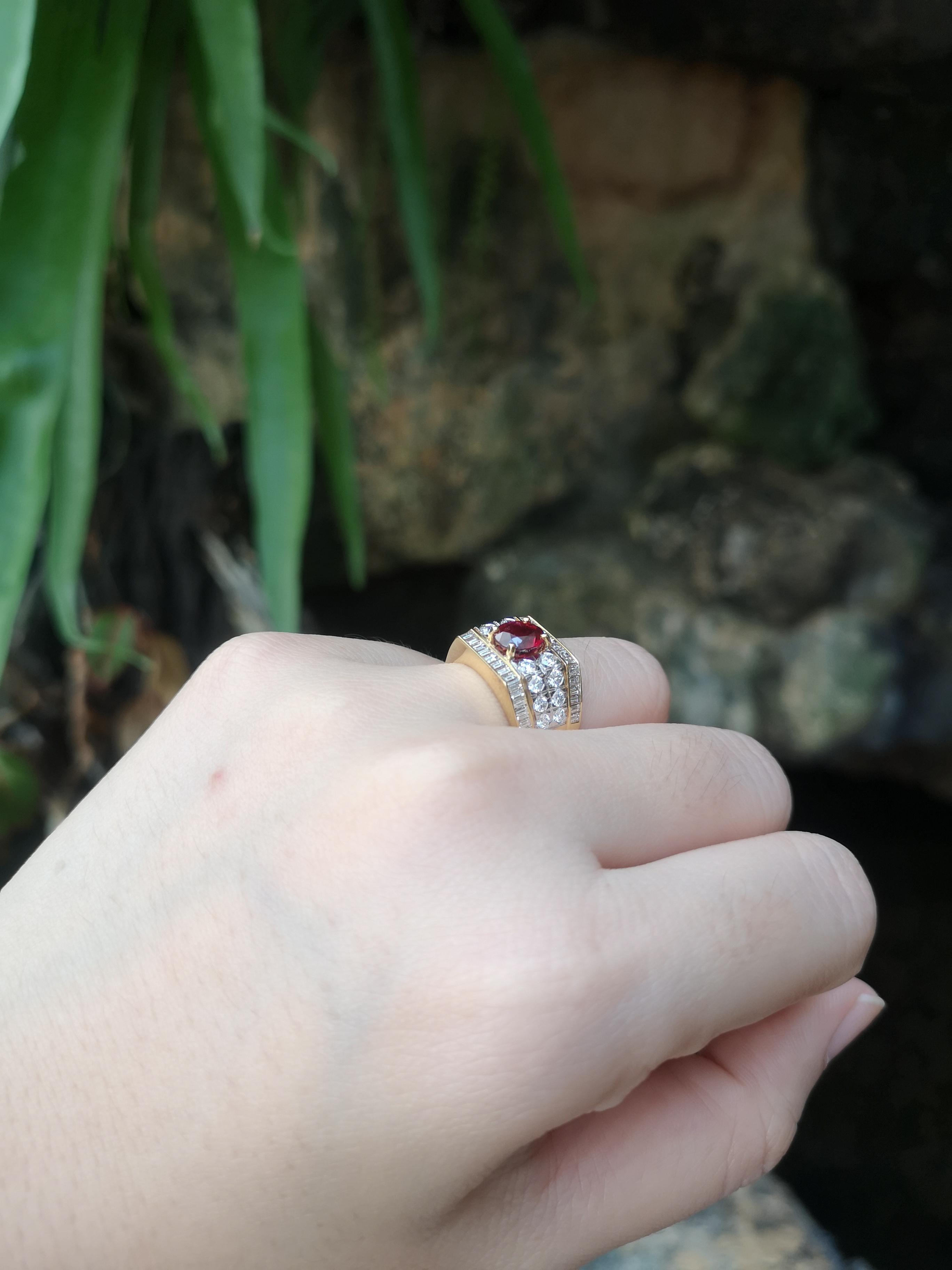 Ruby with Diamond Ring Set in 18 Karat Gold Settings In New Condition For Sale In Bangkok, TH