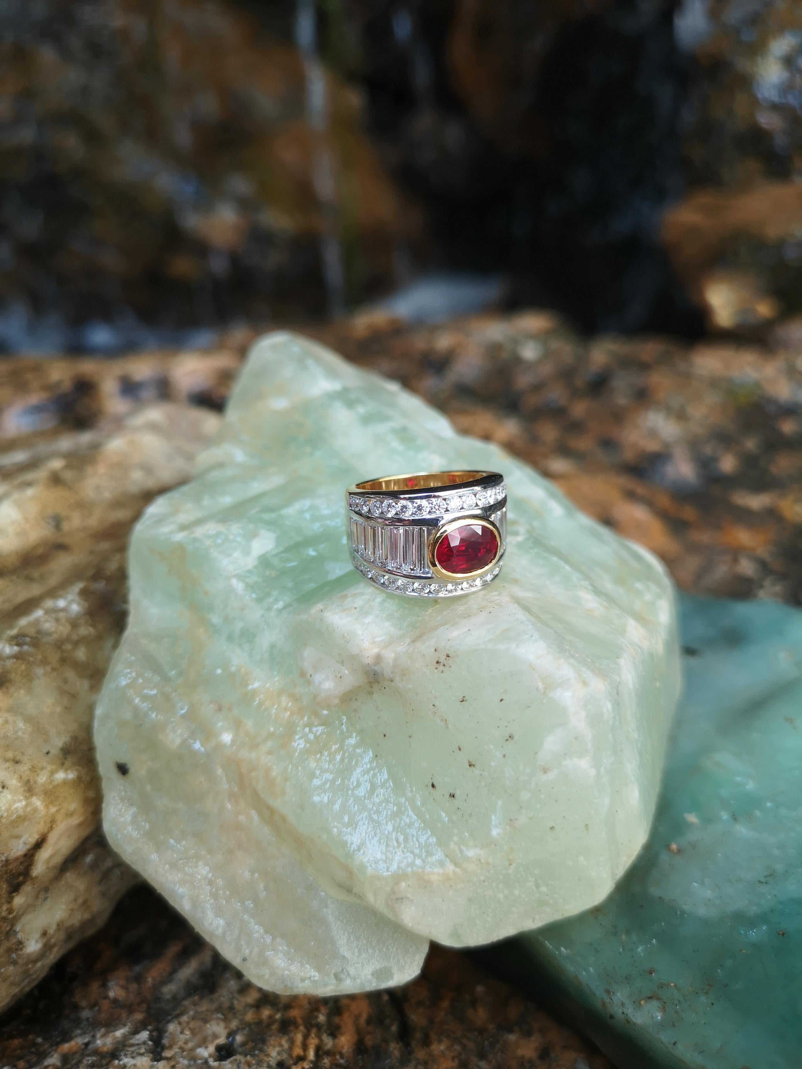 da uomo o donna Anello con rubino birmano certificato GIA e diamanti incastonati in oro 18 carati in vendita
