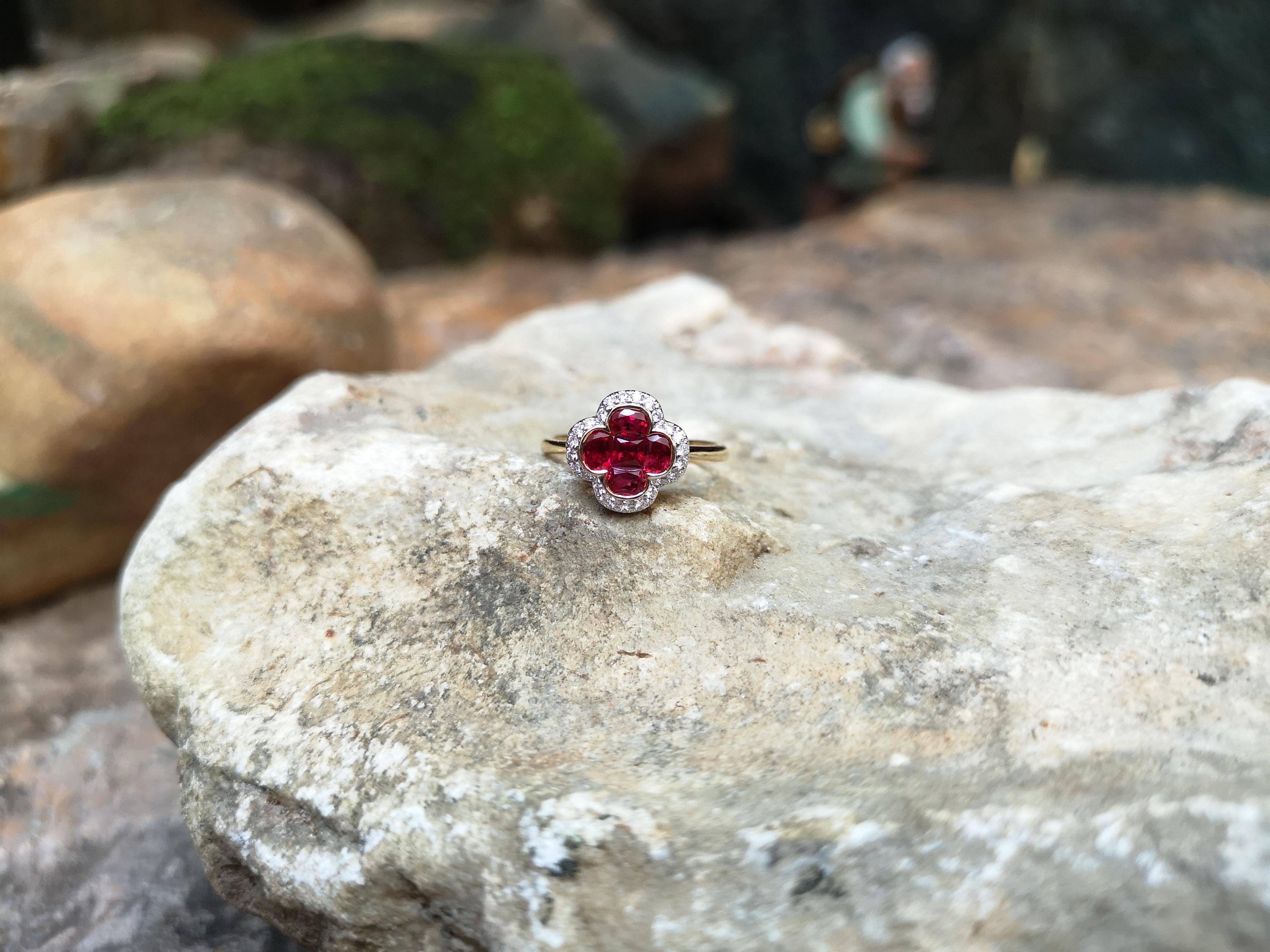 Ruby with Diamond Clover Ring Set in 18 Karat Gold Settings For Sale 1