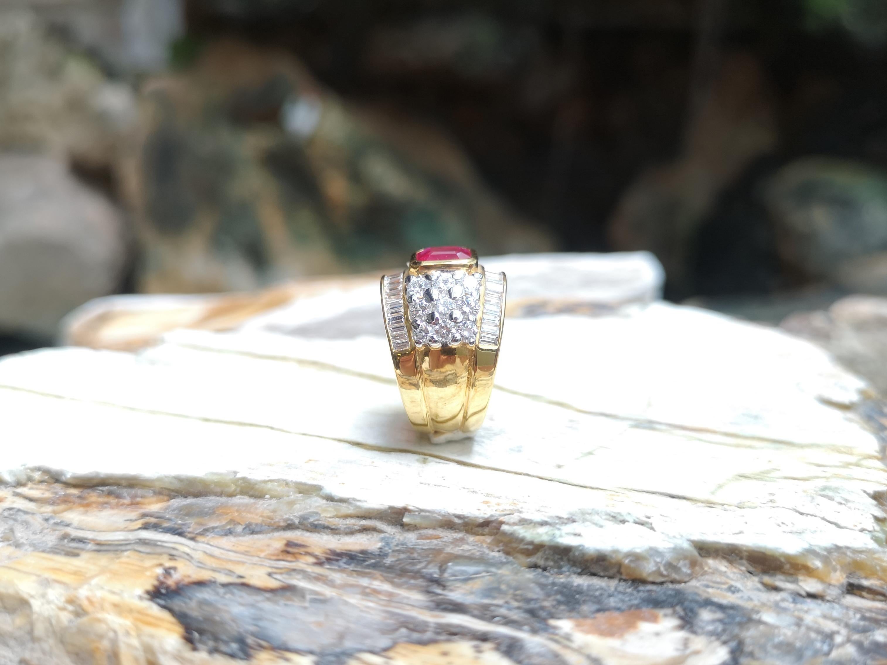 Contemporary Ruby with Diamond Ring Set in 18 Karat Gold Settings For Sale