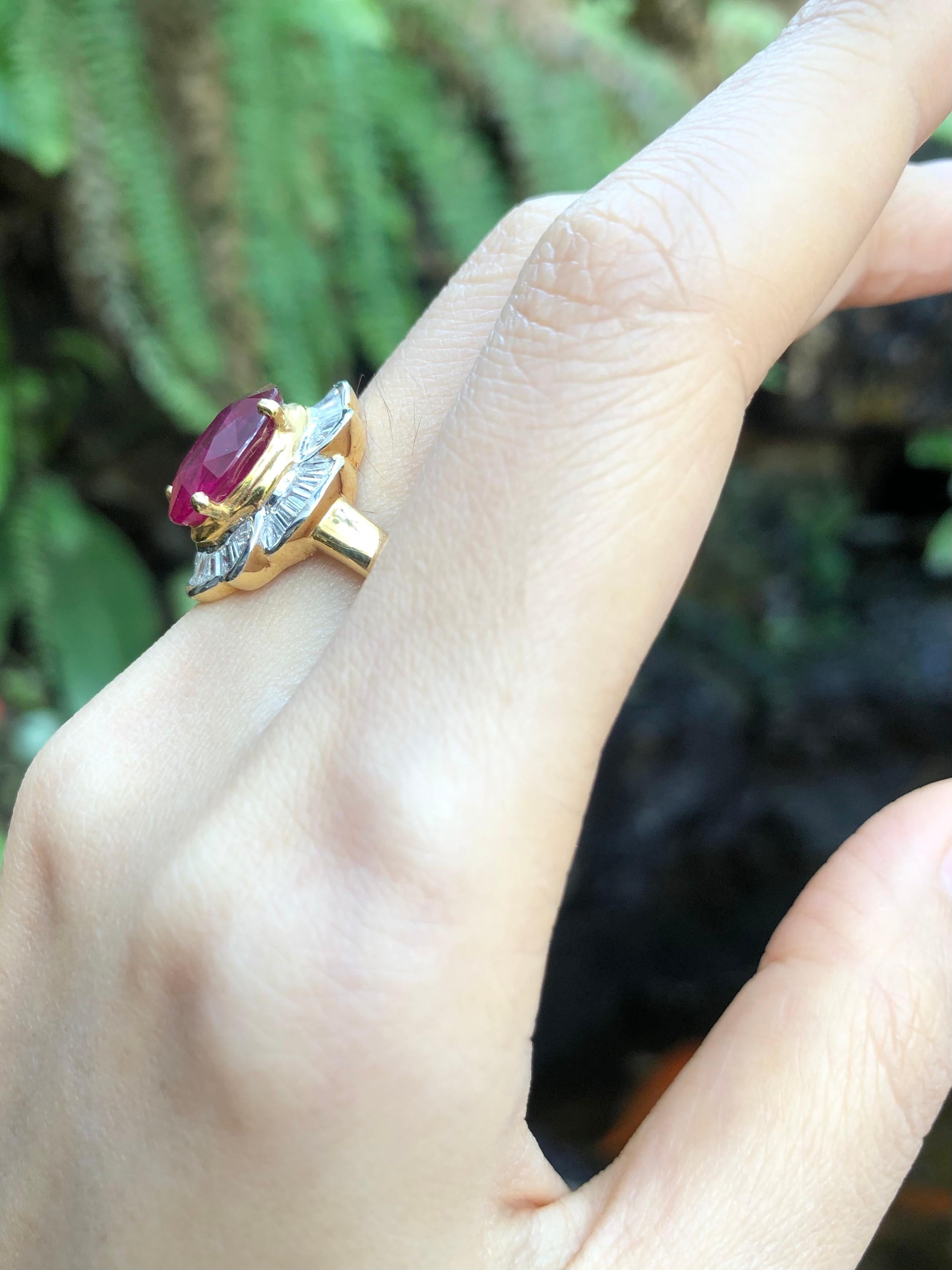 De las mujeres Anillo de rubí con diamantes engastado en oro de 18 quilates en venta