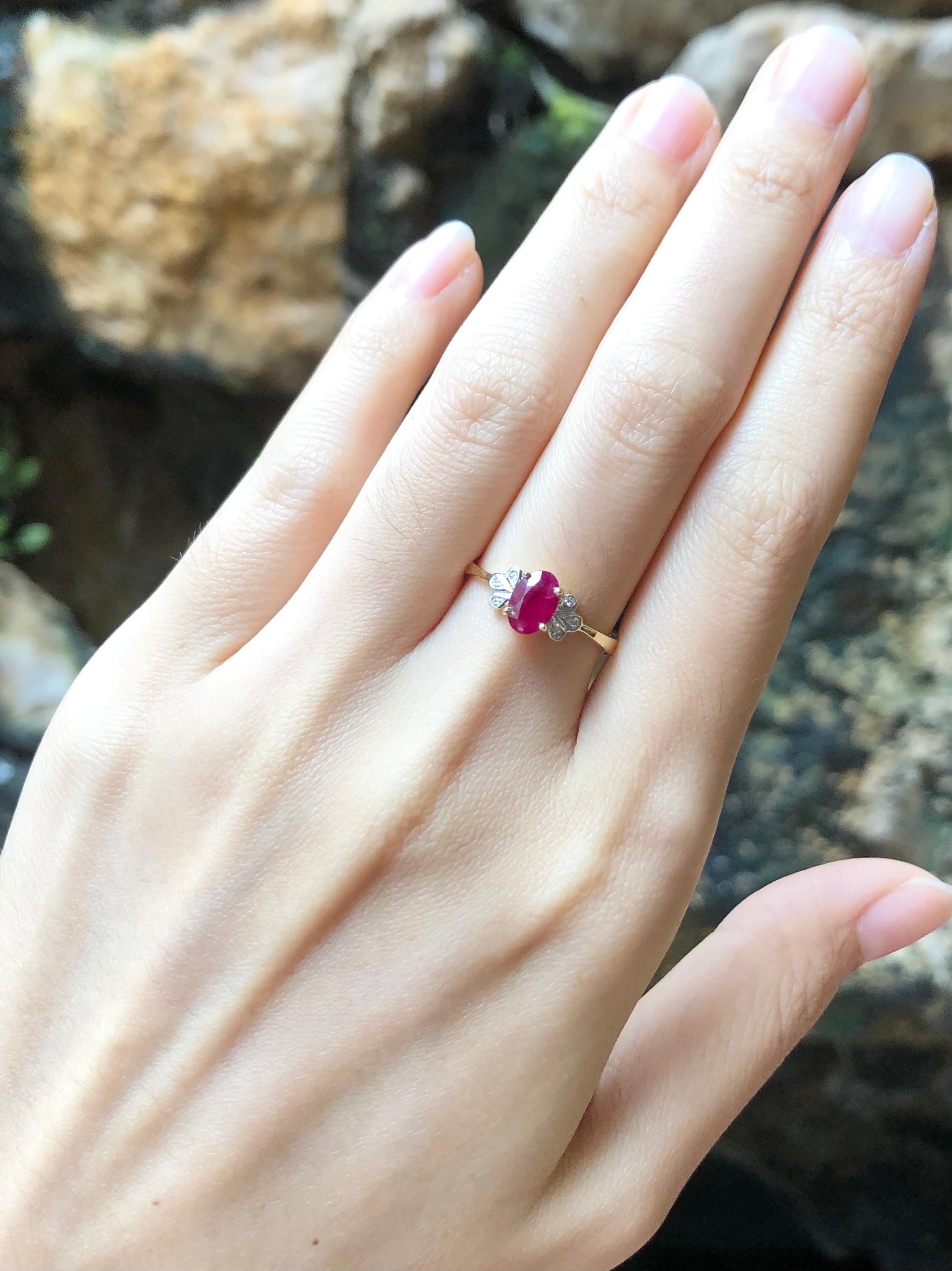 Art Nouveau Ruby with Diamond Ring Set in 18 Karat Gold Settings For Sale