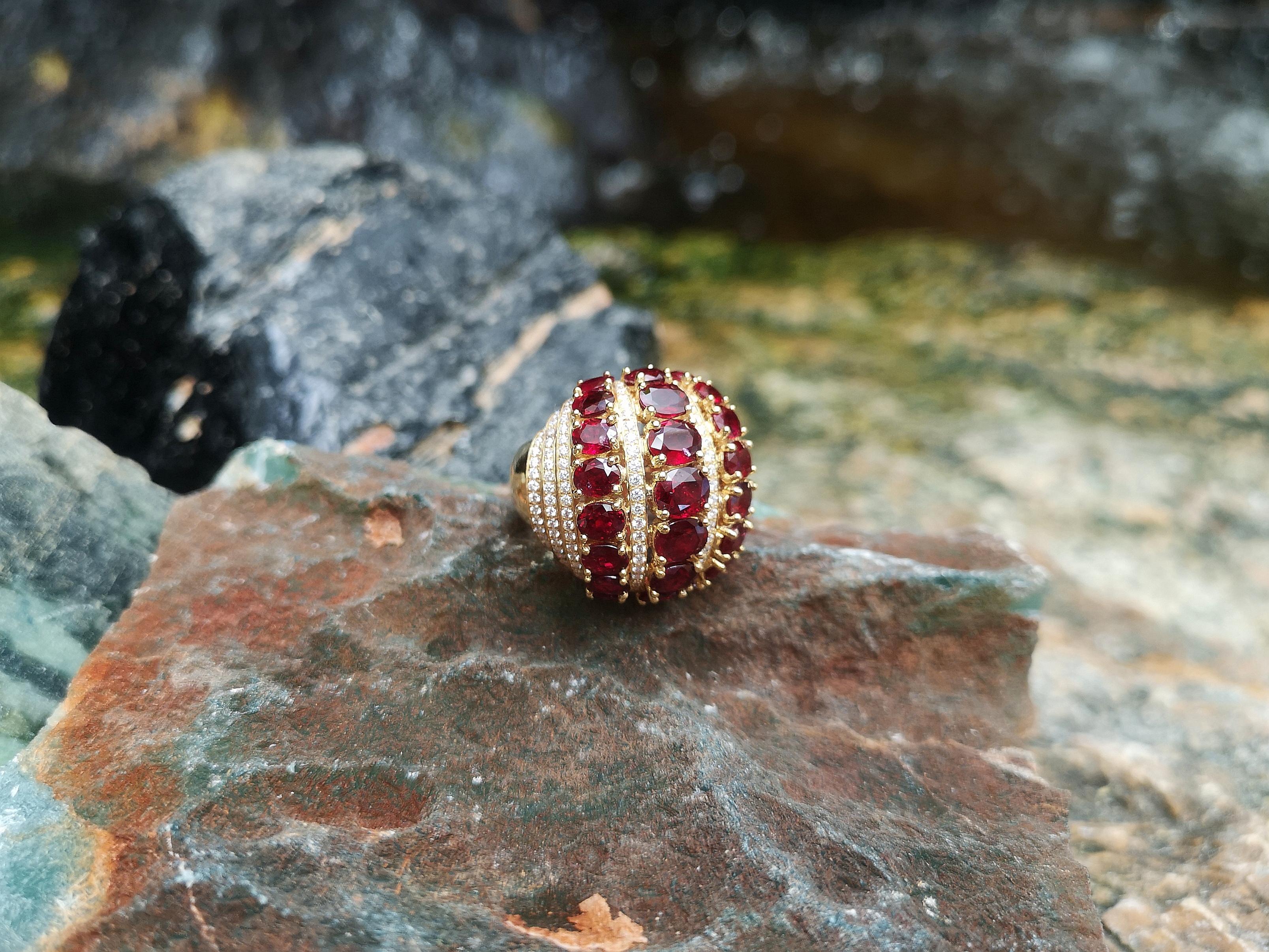 Rubin-Ring mit Diamanten in 18 Karat Gold gefasst im Angebot 2
