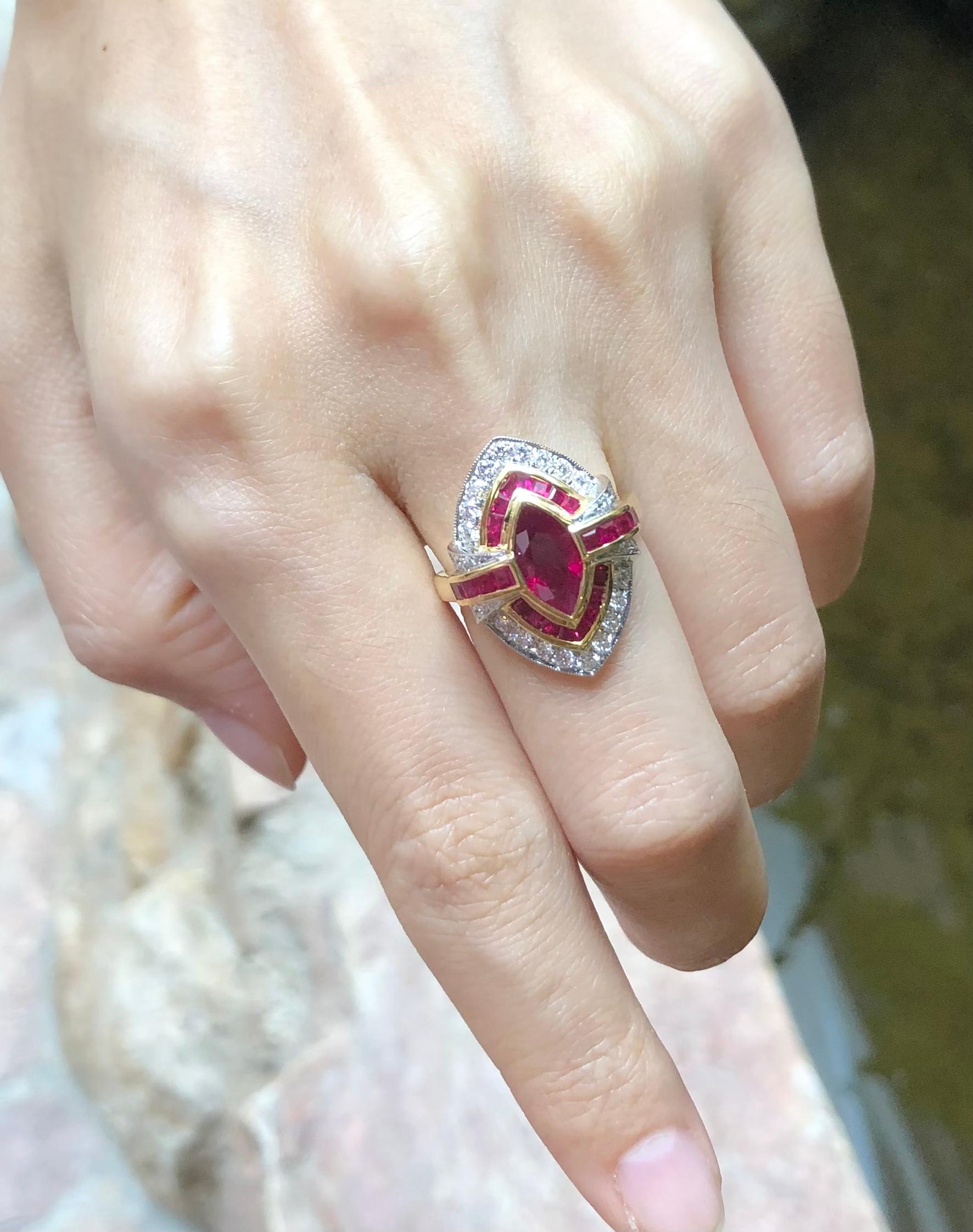 Rubin mit Diamantring in 18 Karat Gold gefasst 2