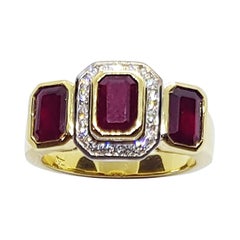 Anillo de rubí con diamantes engastado en oro de 18 quilates