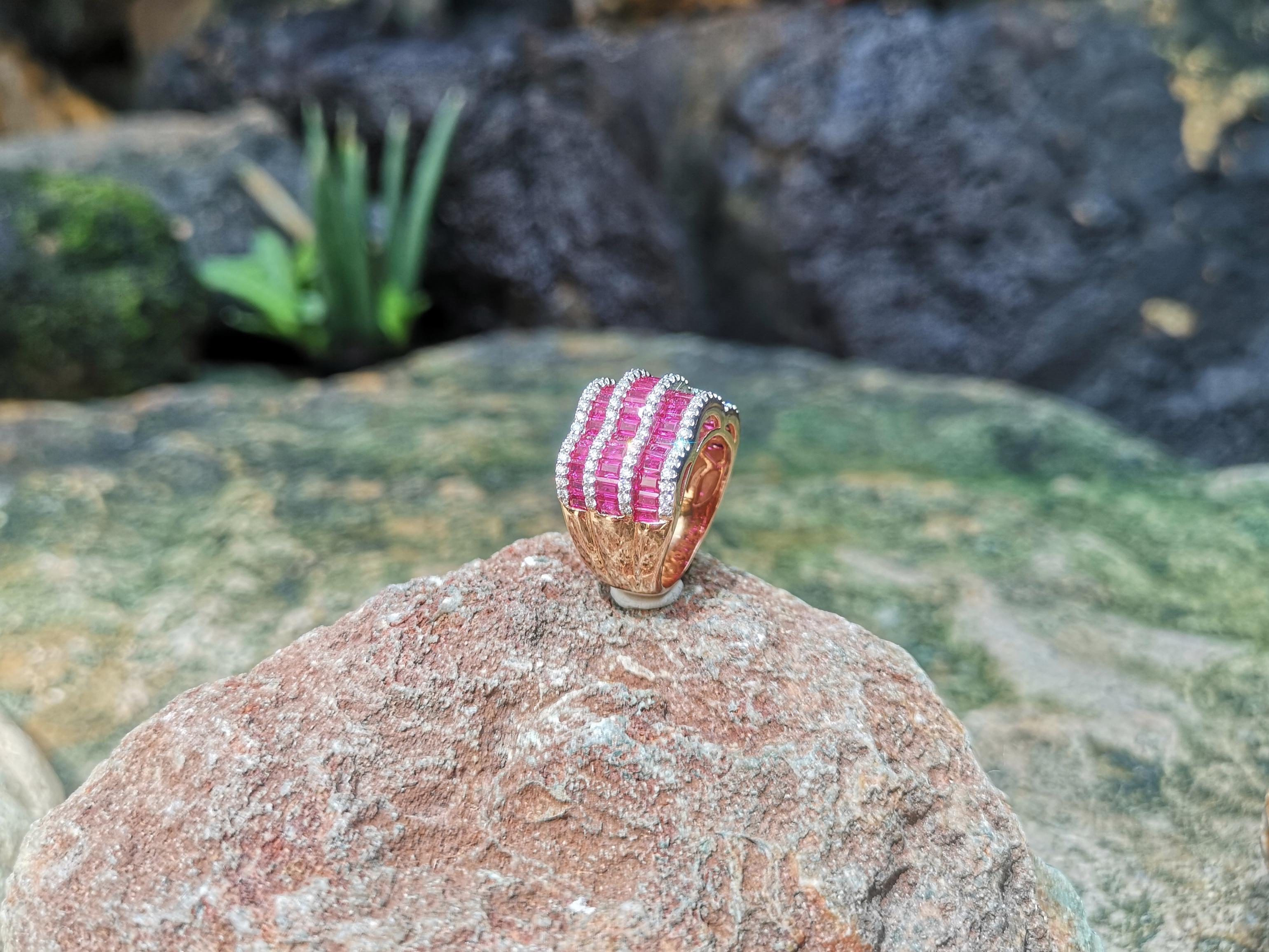 Anillo de rubí con diamantes engarzado en oro rosa de 18 quilates en venta 5