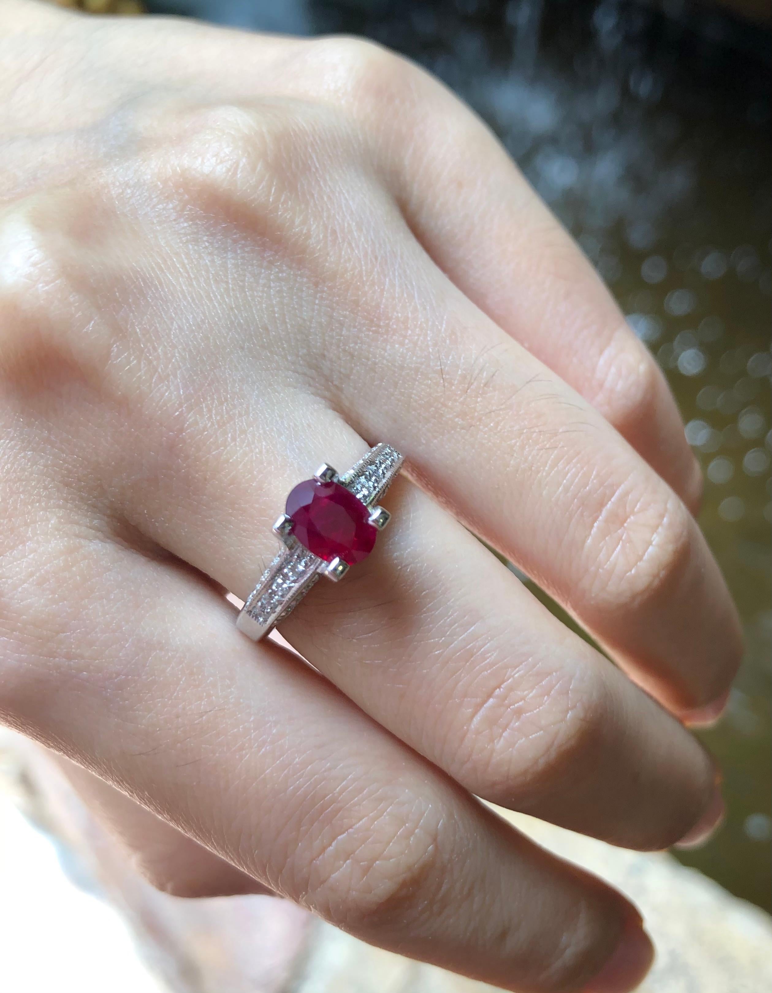 Contemporary Ruby with Diamond Ring Set in 18 Karat White Gold Setting For Sale