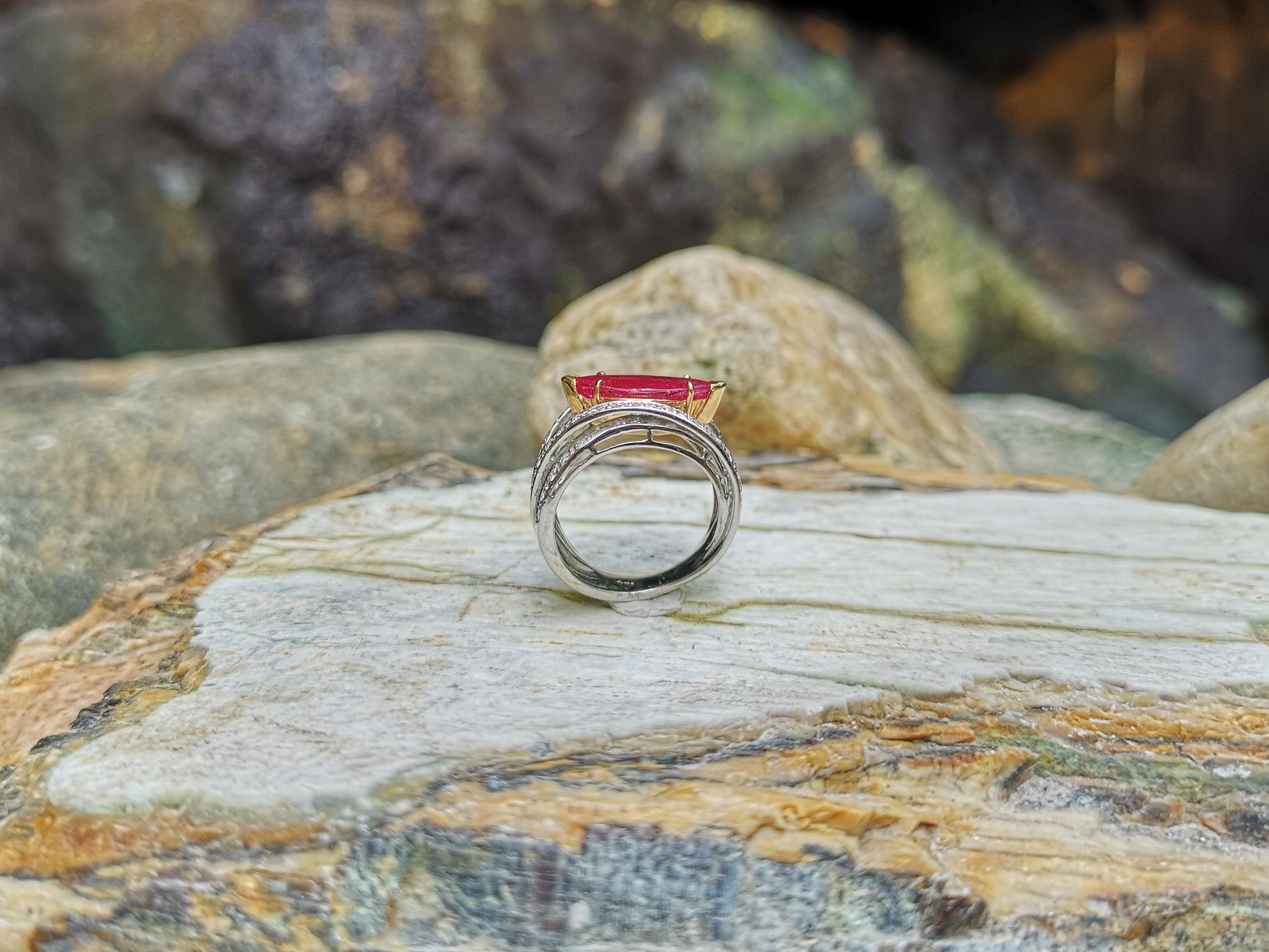 Rubin mit Diamantring in 18 Karat Weißgold gefasst im Angebot 5