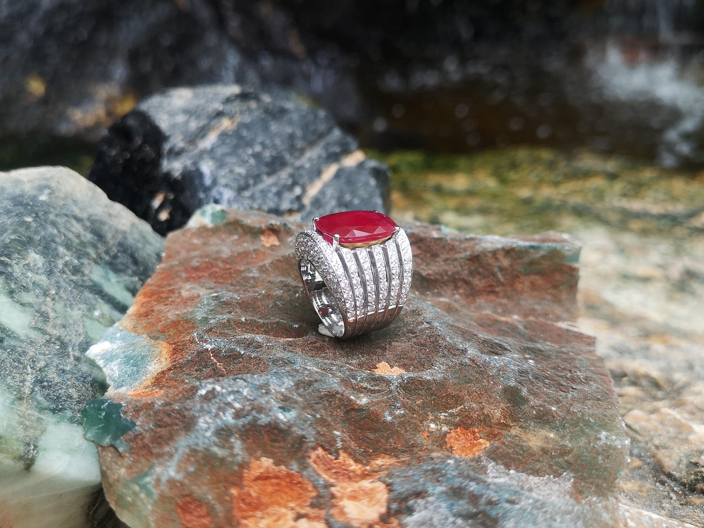 Ruby with Diamond Ring set in 18 Karat White Gold Settings For Sale 6