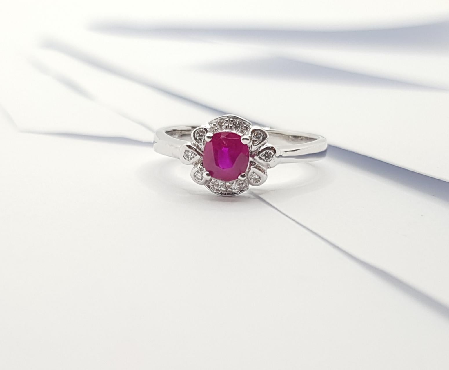 Rubin mit Diamantring in 18 Karat Weißgold gefasst im Angebot 7