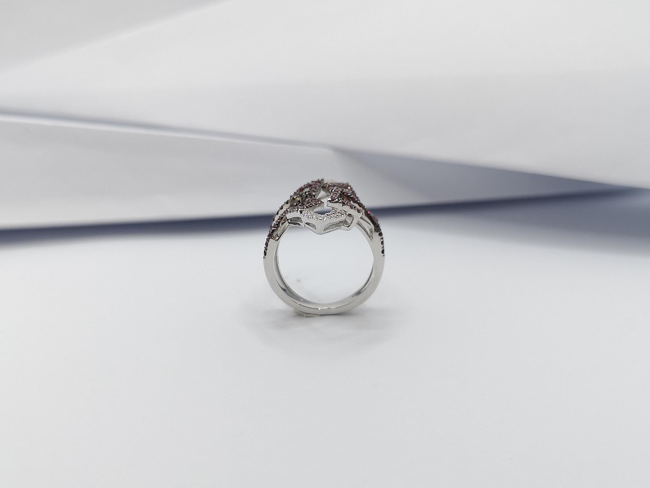 Rubin mit Diamantring in 18 Karat Weißgold gefasst im Angebot 7