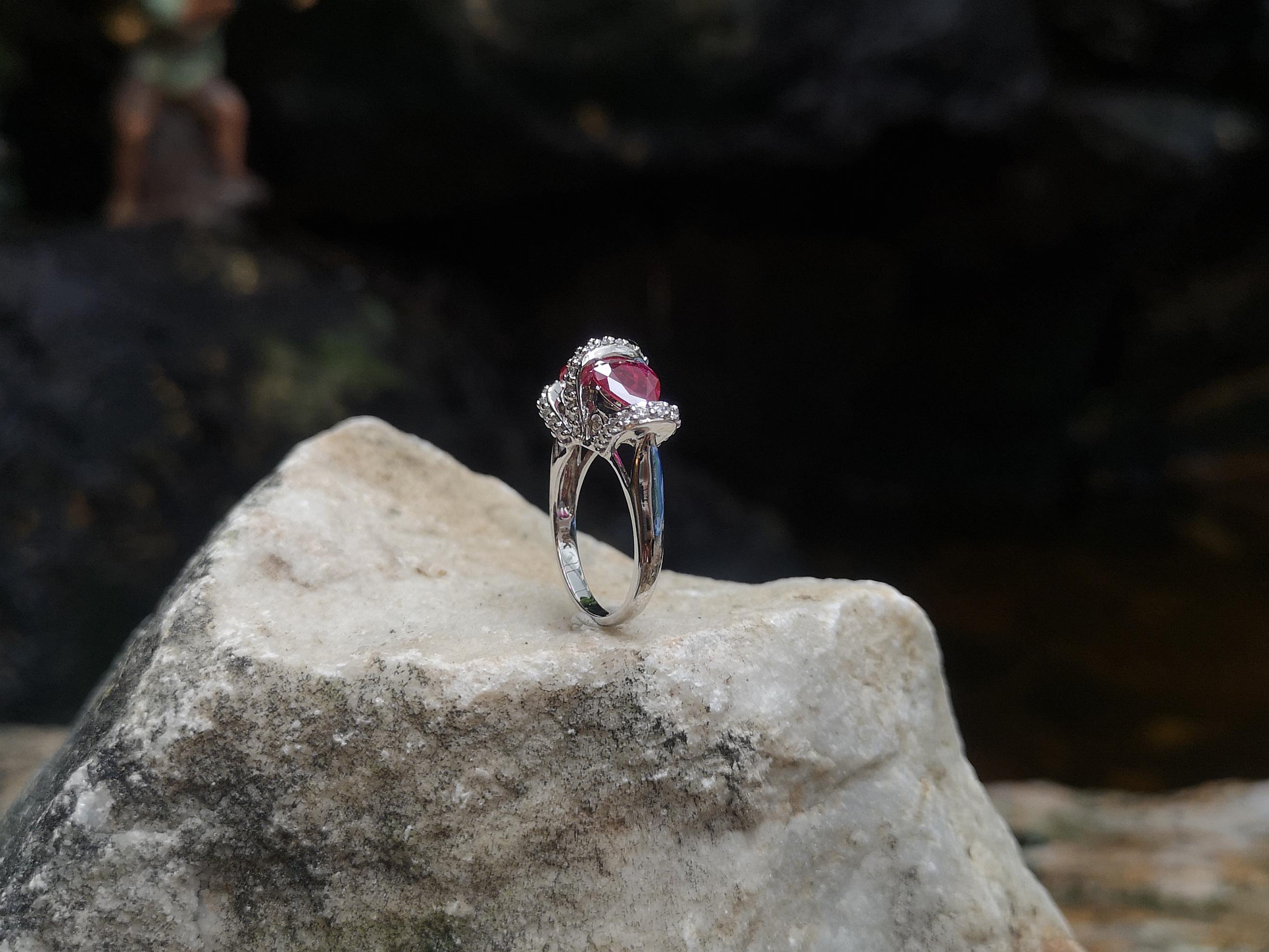 Ruby with Diamond Ring Set in 18 Karat White Gold Settings For Sale 7