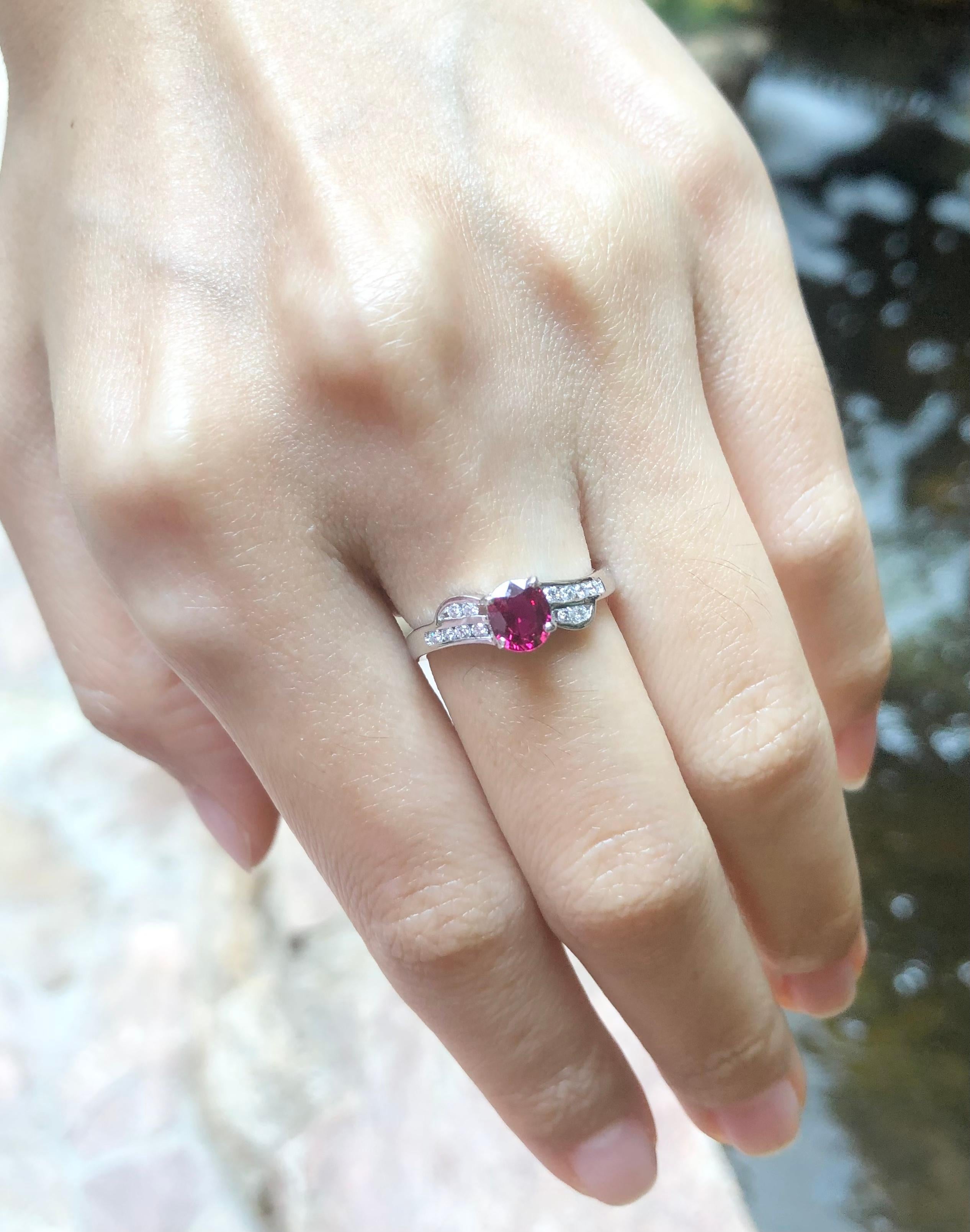Contemporary Ruby with Diamond Ring Set in 18 Karat White Gold Settings For Sale