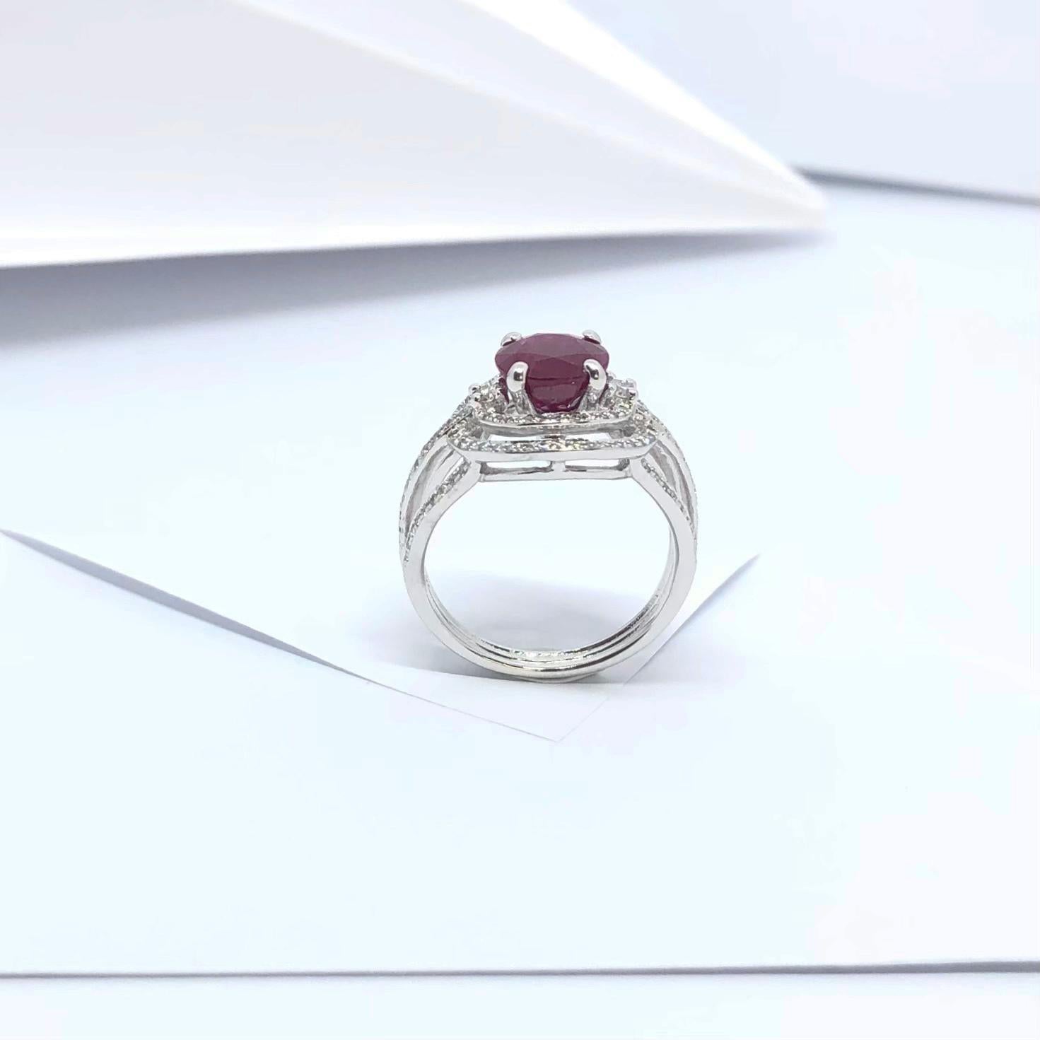 De las mujeres Anillo de Rubí con Diamantes engastado en Oro Blanco de 18 Kilates en venta