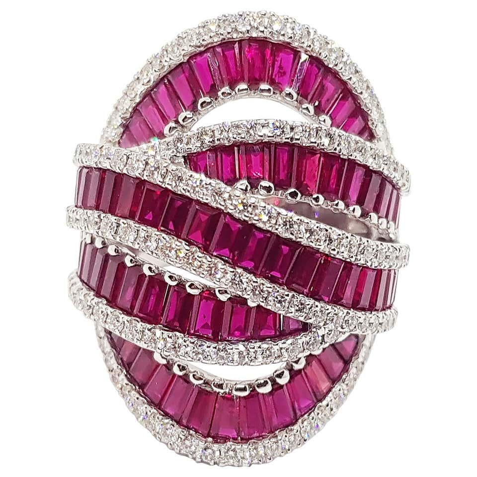 Ruby Ring Set in 18 Karat White Gold Settings For Sale at 1stDibs