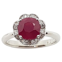 Anello con rubino e diamante con montatura in oro bianco 18 carati