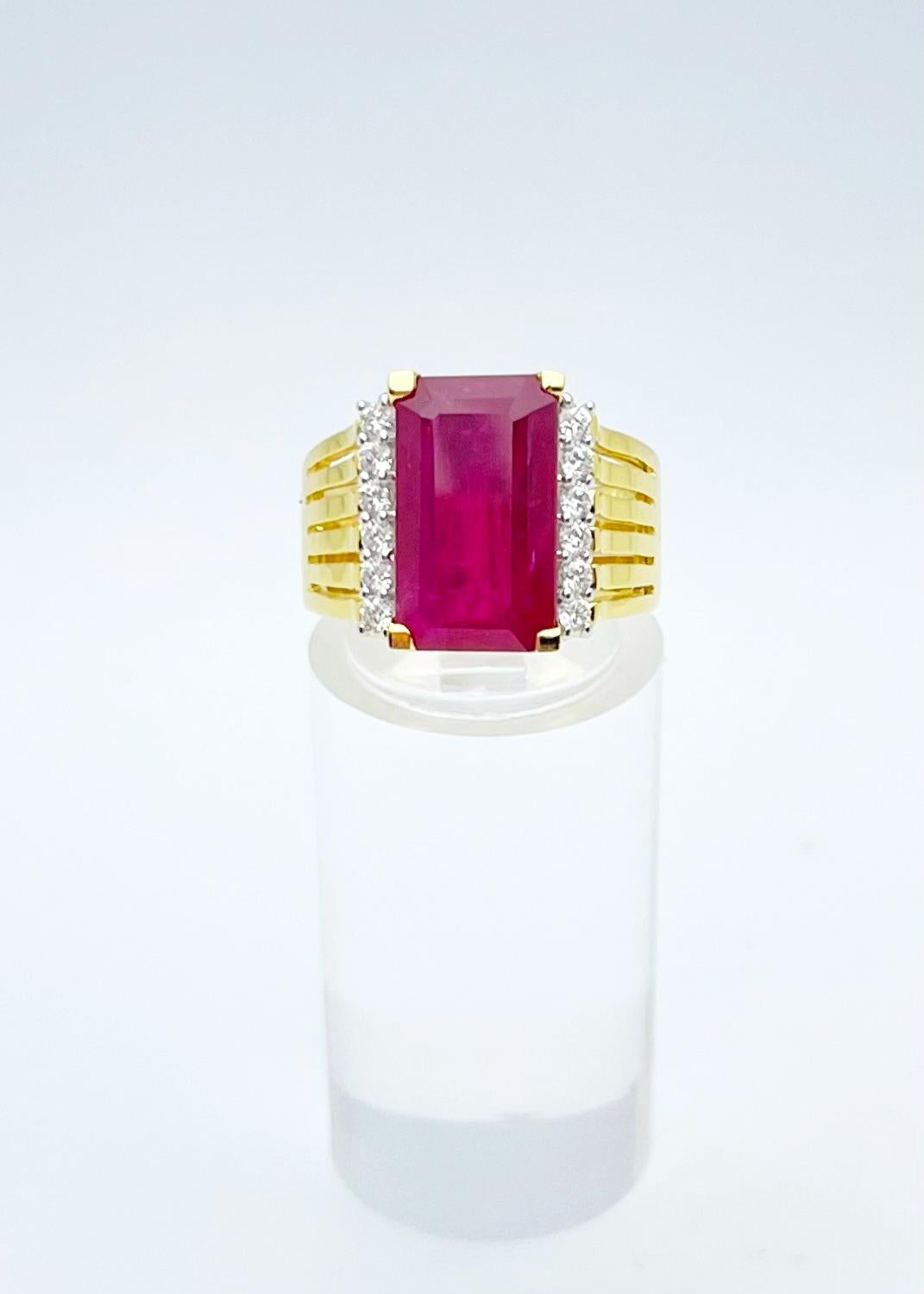 Rubin-Ring mit Diamanten in 18 Karat Gold gefasst im Angebot 4