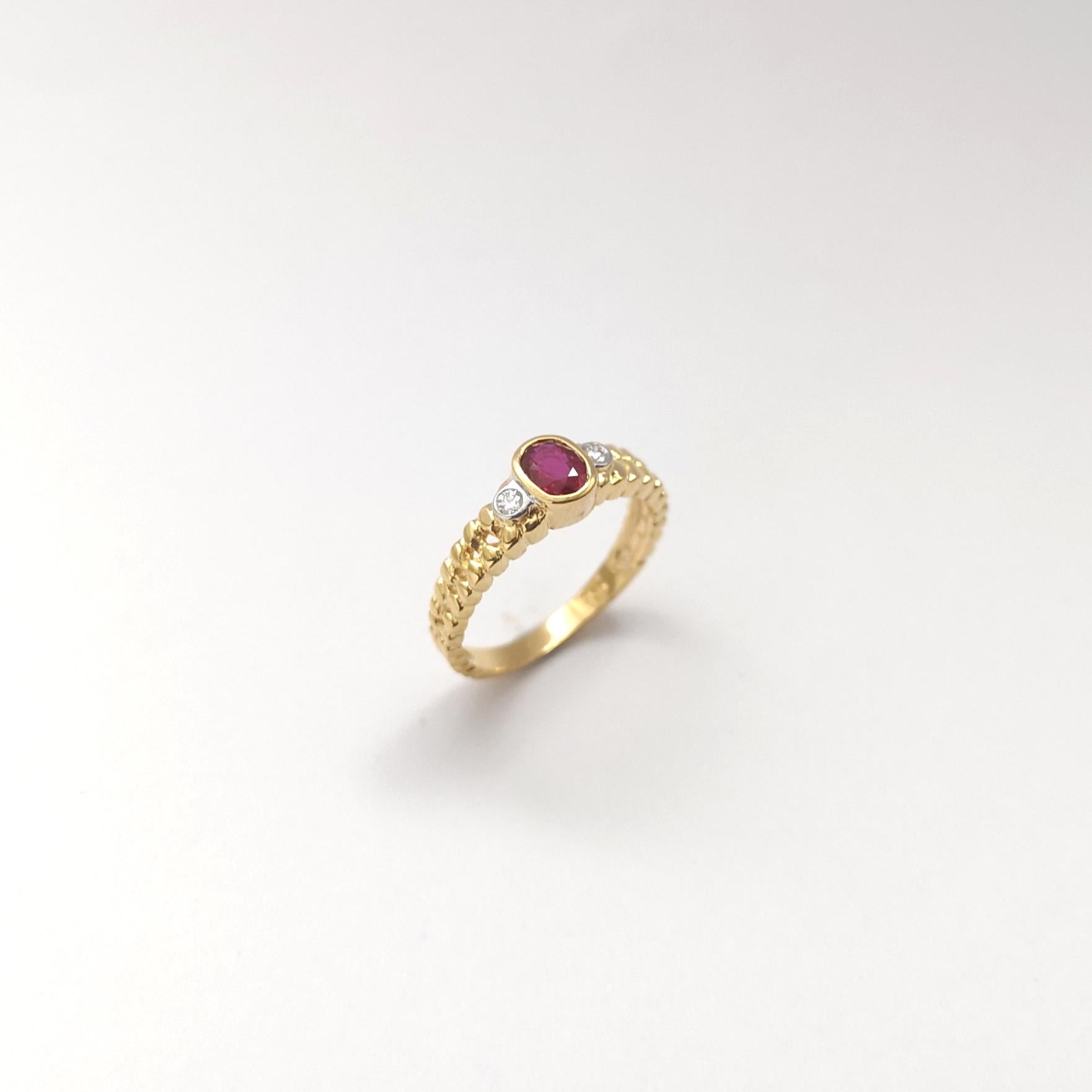 Rubin-Ring mit Diamanten in 18 Karat Gold gefasst im Angebot 4