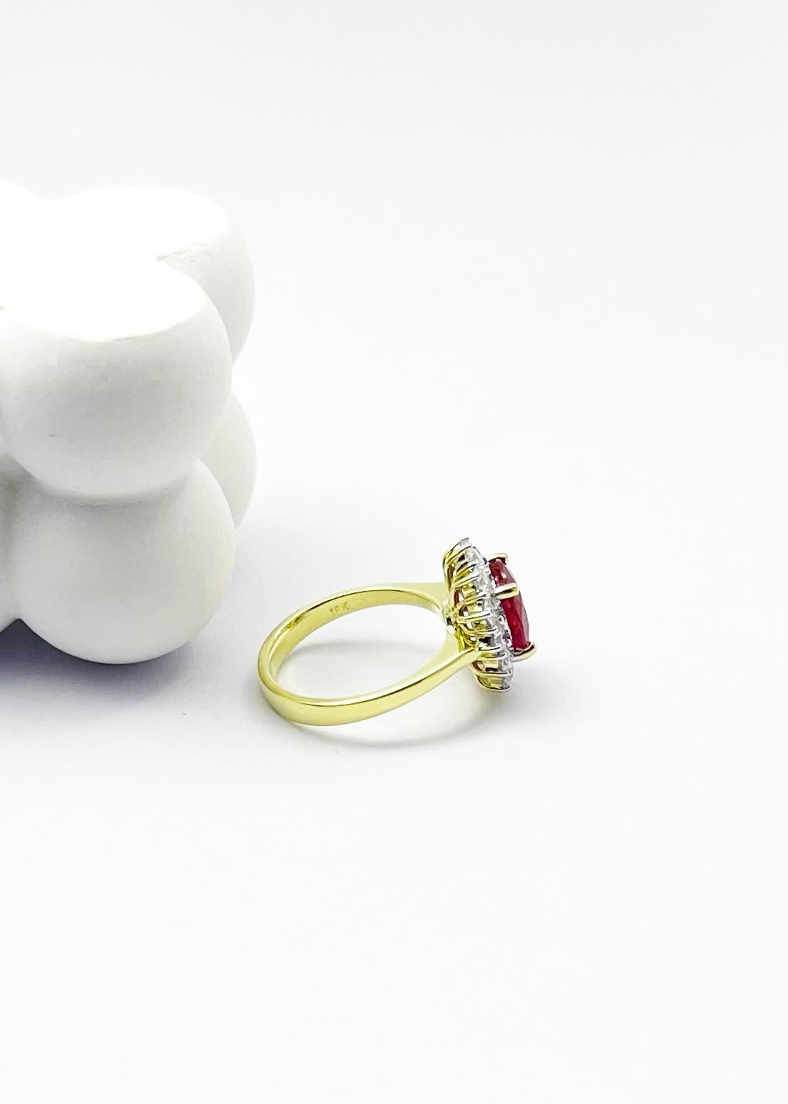 Rubin-Ring mit Diamanten in 18 Karat Gold gefasst im Angebot 4
