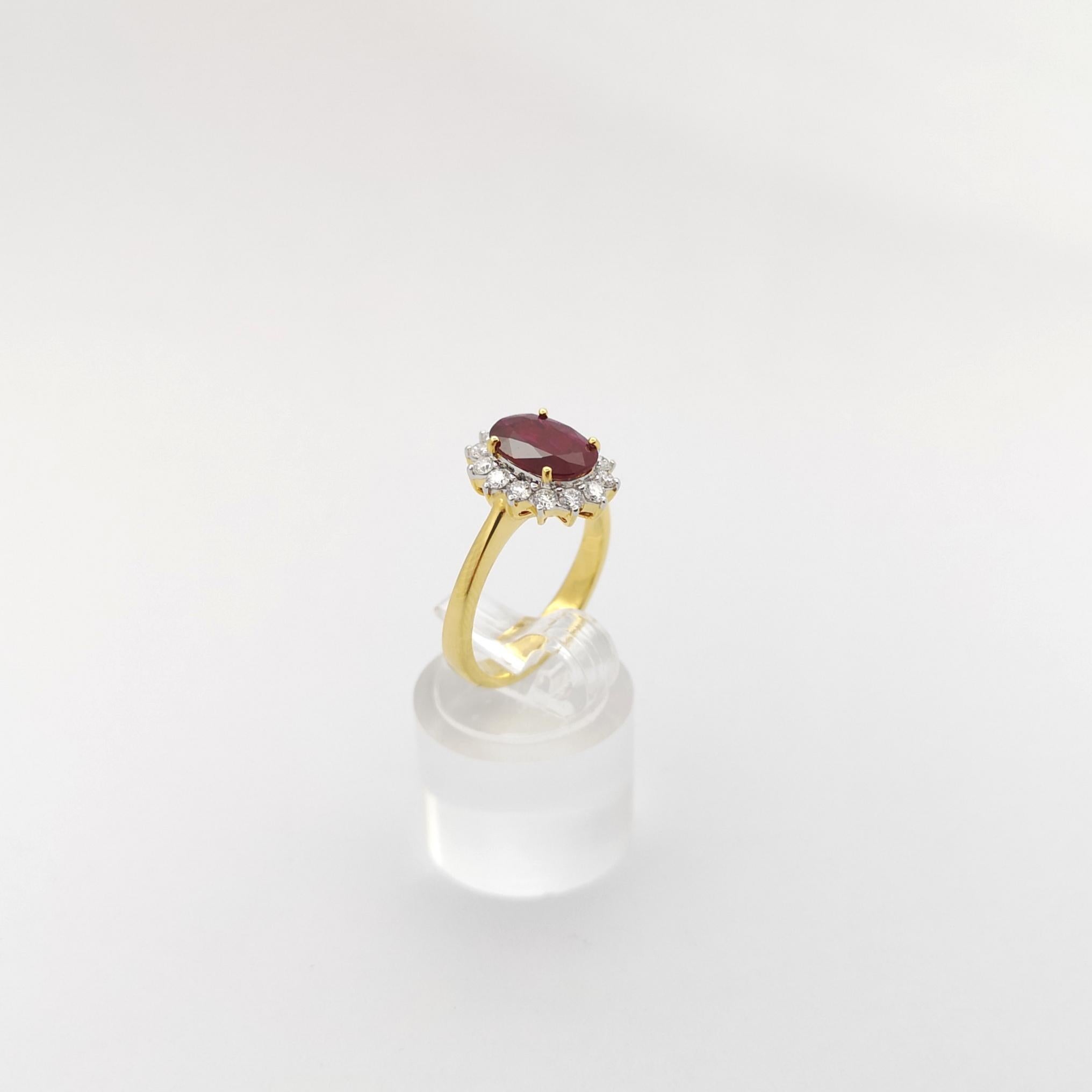 Ruby with Diamond Ring set in 18k Gold Settings For Sale 7