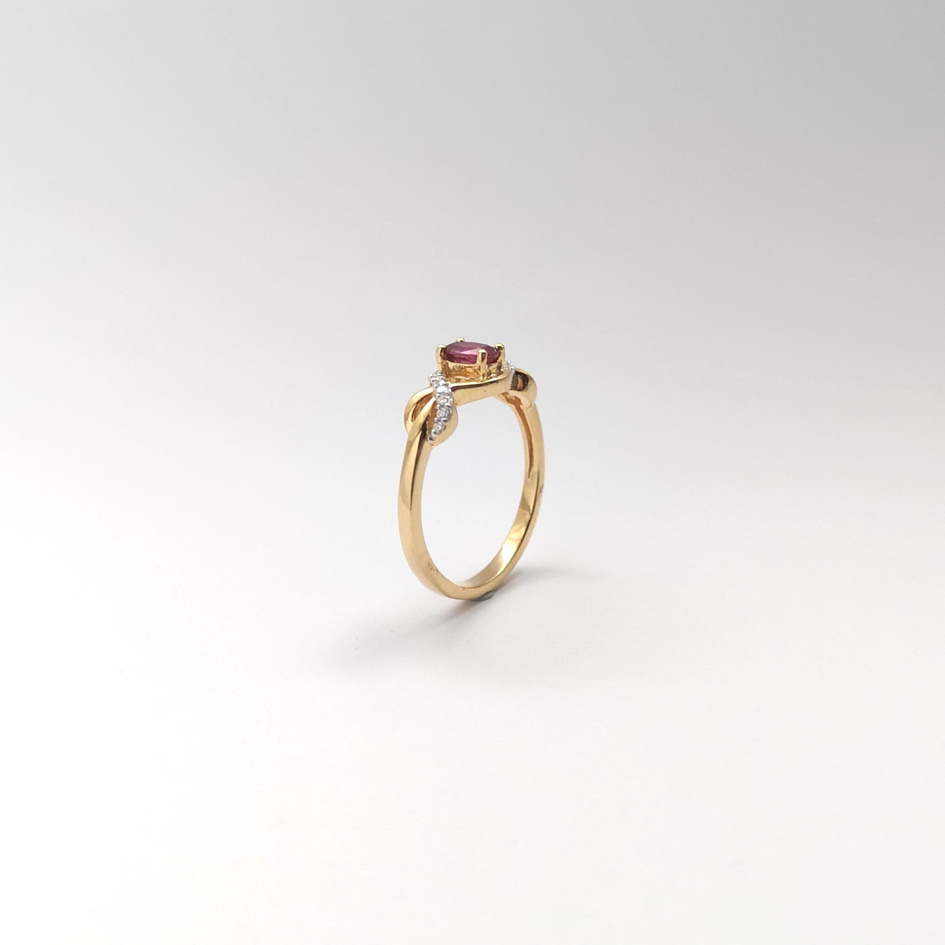 Rubin-Ring mit Diamanten in 18 Karat Gold gefasst im Angebot 7