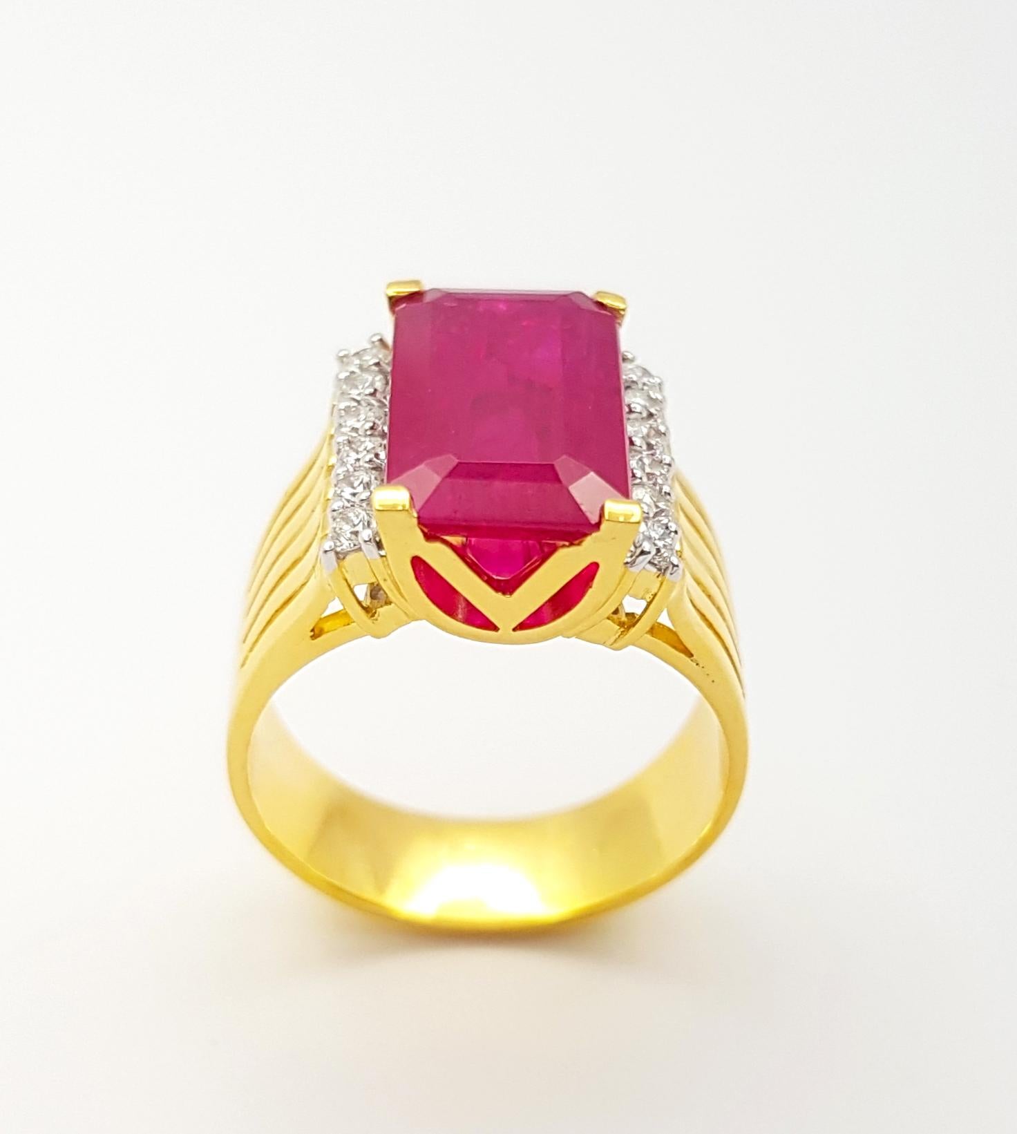 Rubin-Ring mit Diamanten in 18 Karat Gold gefasst im Angebot 8