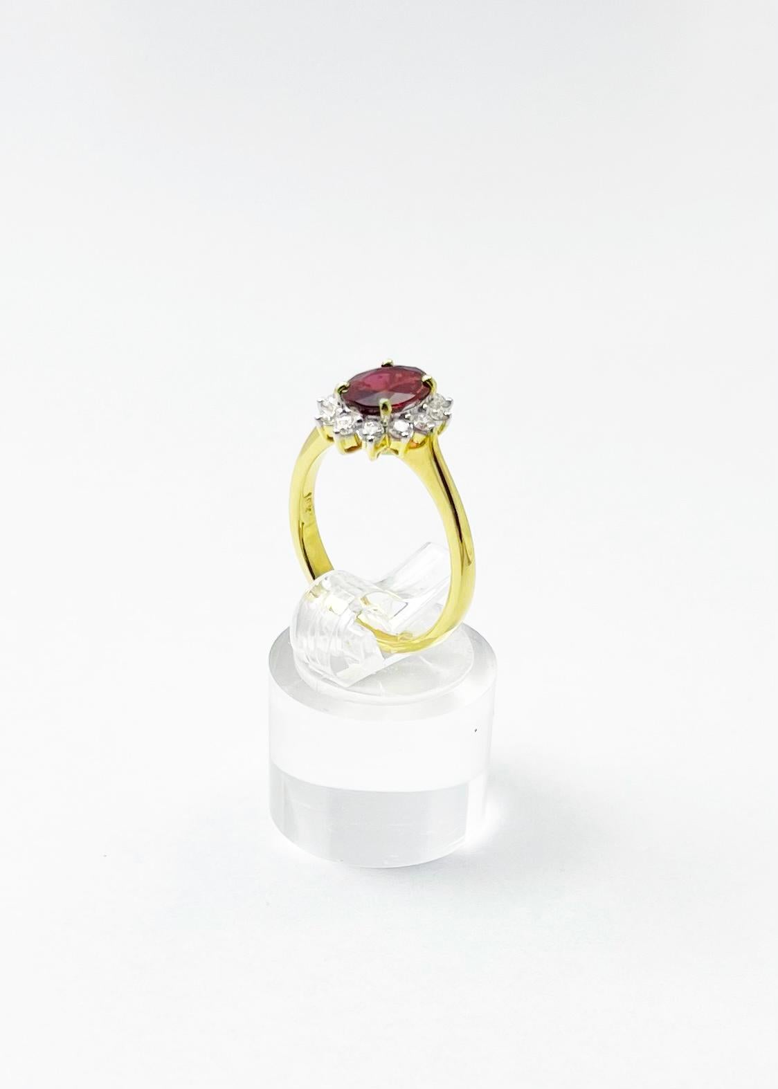 Rubin-Ring mit Diamanten in 18 Karat Gold gefasst im Angebot 8