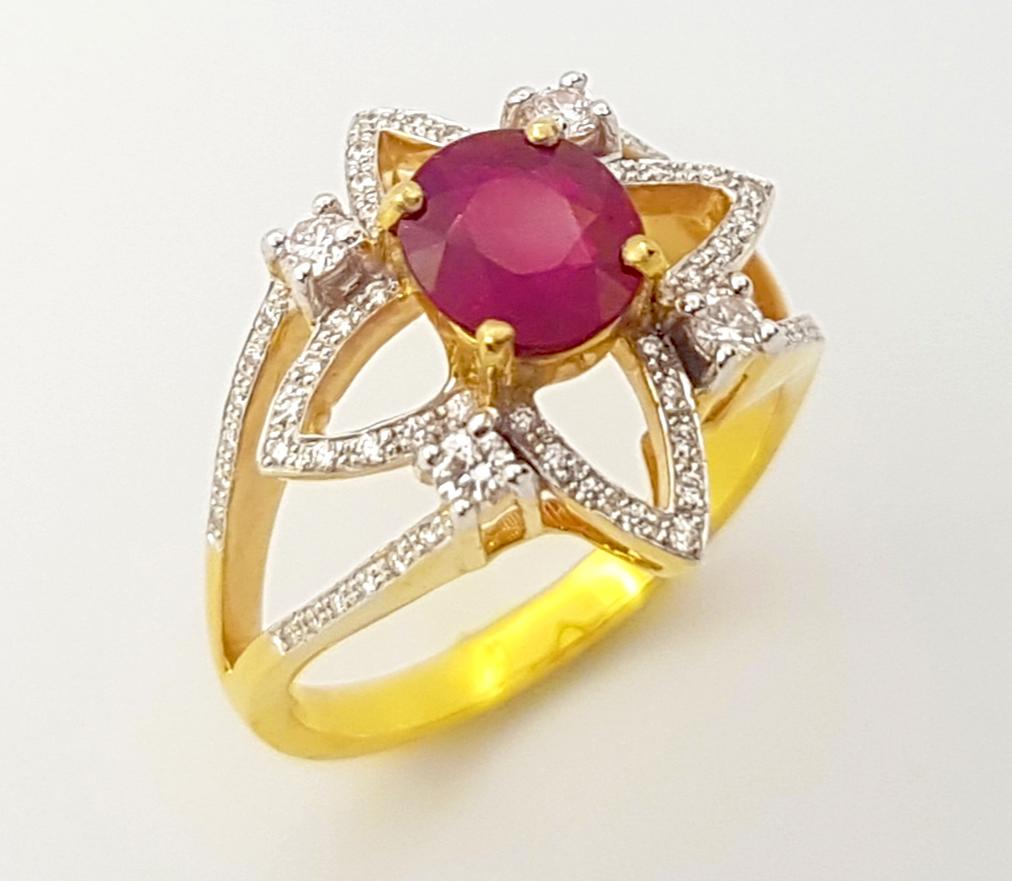 Ruby with Diamond Ring set in 18K Gold Settings For Sale 9