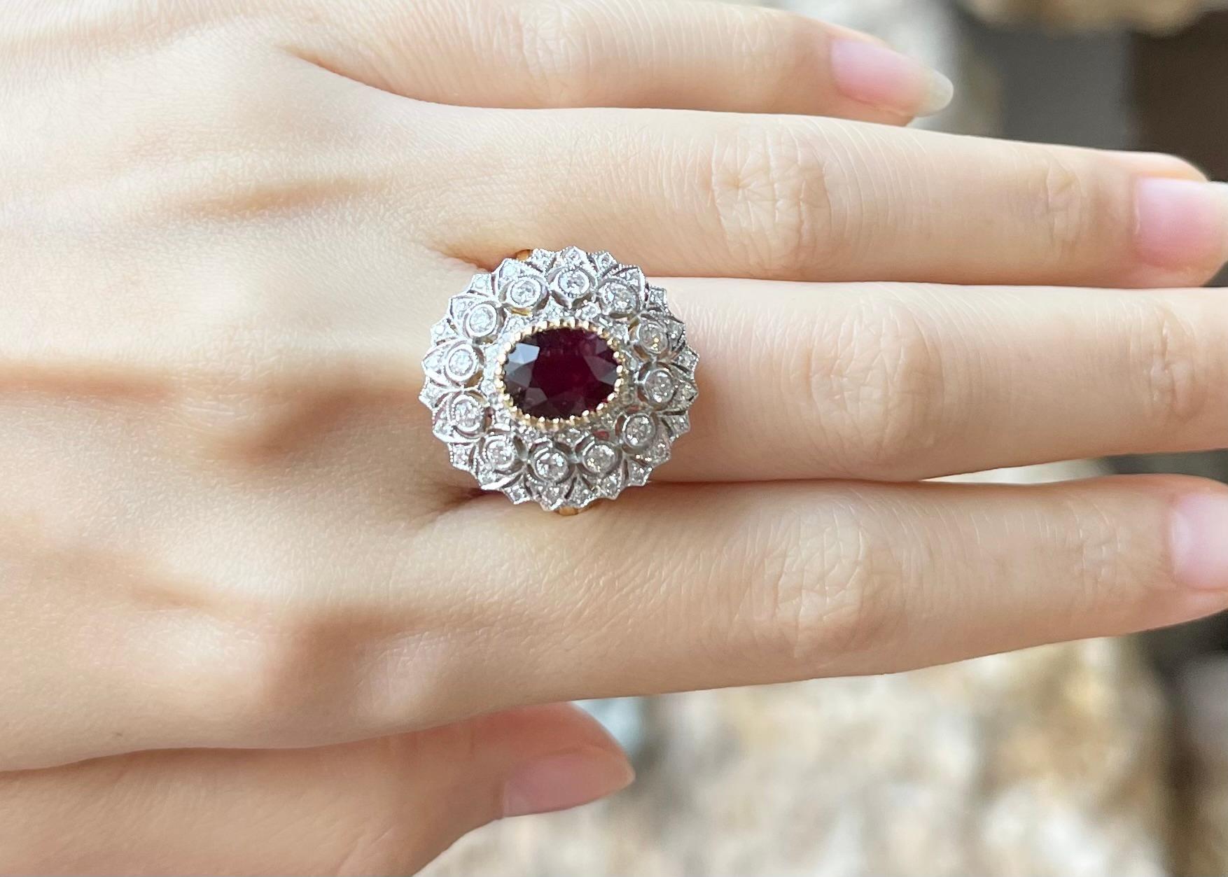 Rubin-Ring mit Diamanten in 18 Karat Gold gefasst (Art déco) im Angebot