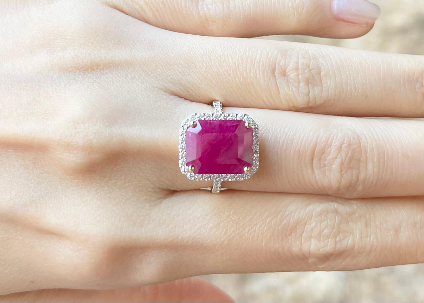 Contemporary Ruby with Diamond Ring set in 18K Gold Settings For Sale