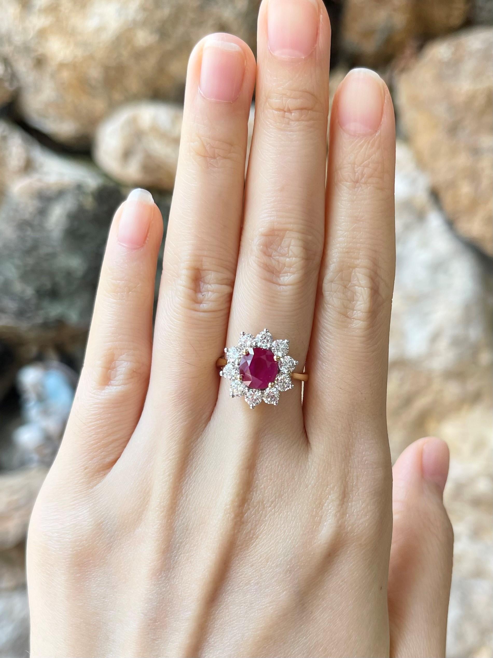 Round Cut Ruby with Diamond Ring set in 18K Gold Settings For Sale
