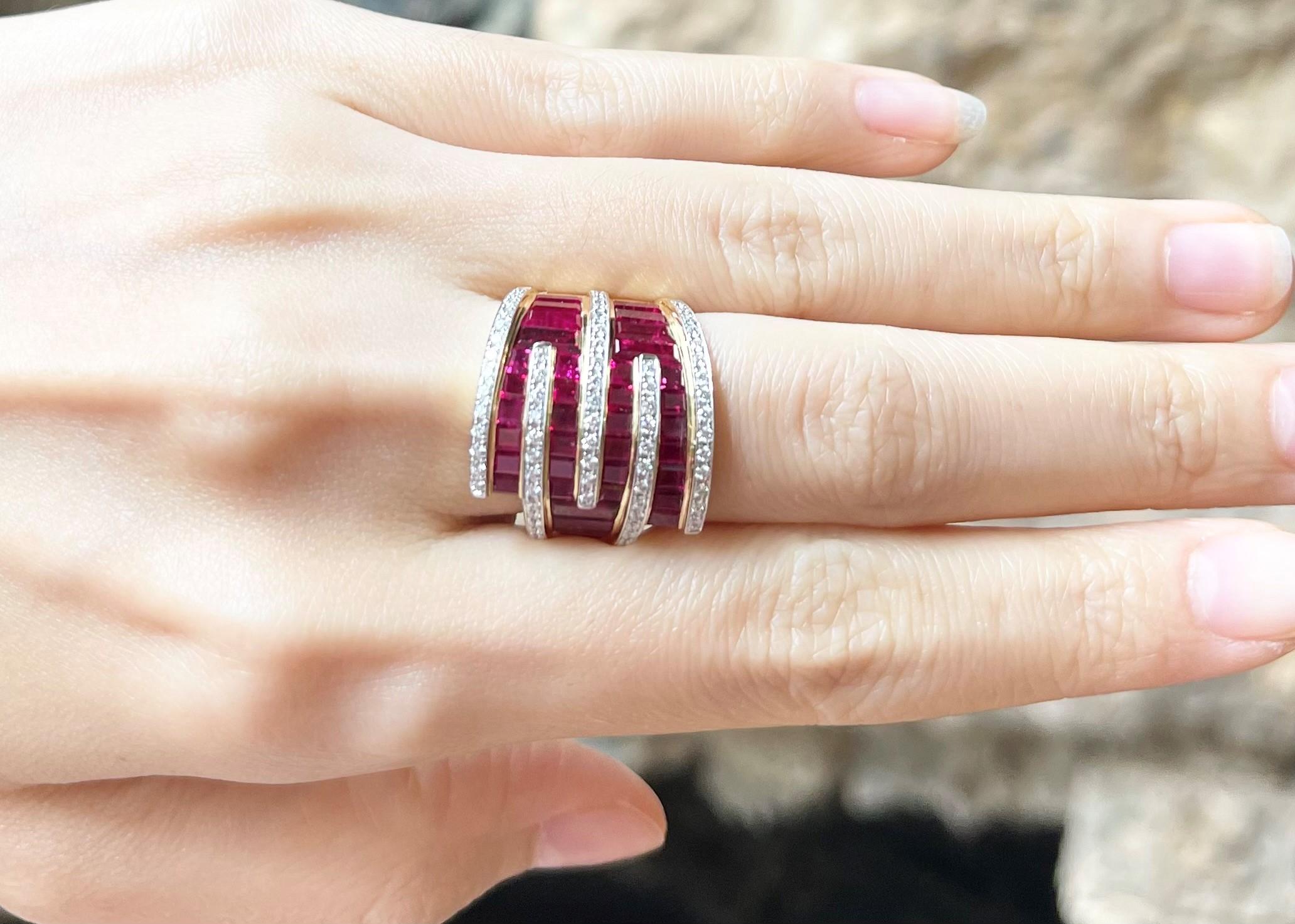 Rubin-Ring mit Diamanten in 18 Karat Gold gefasst Damen im Angebot