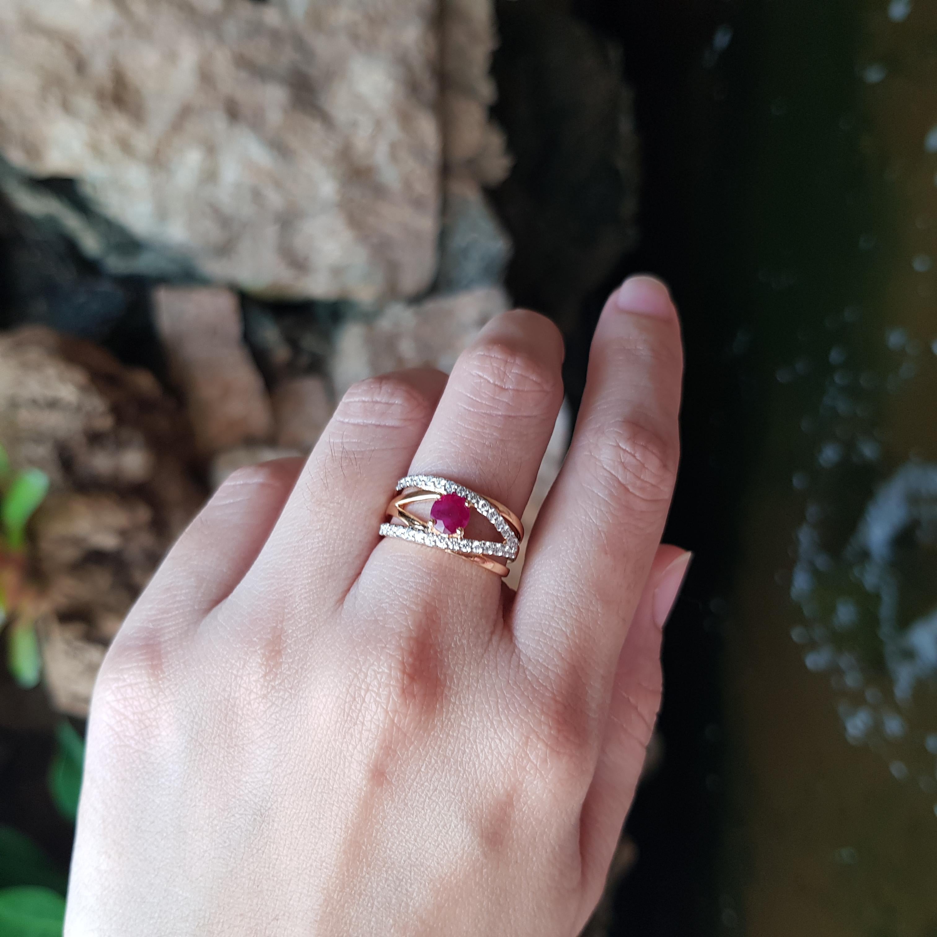 Rubin-Ring mit Diamanten in 18 Karat Gold gefasst Damen im Angebot