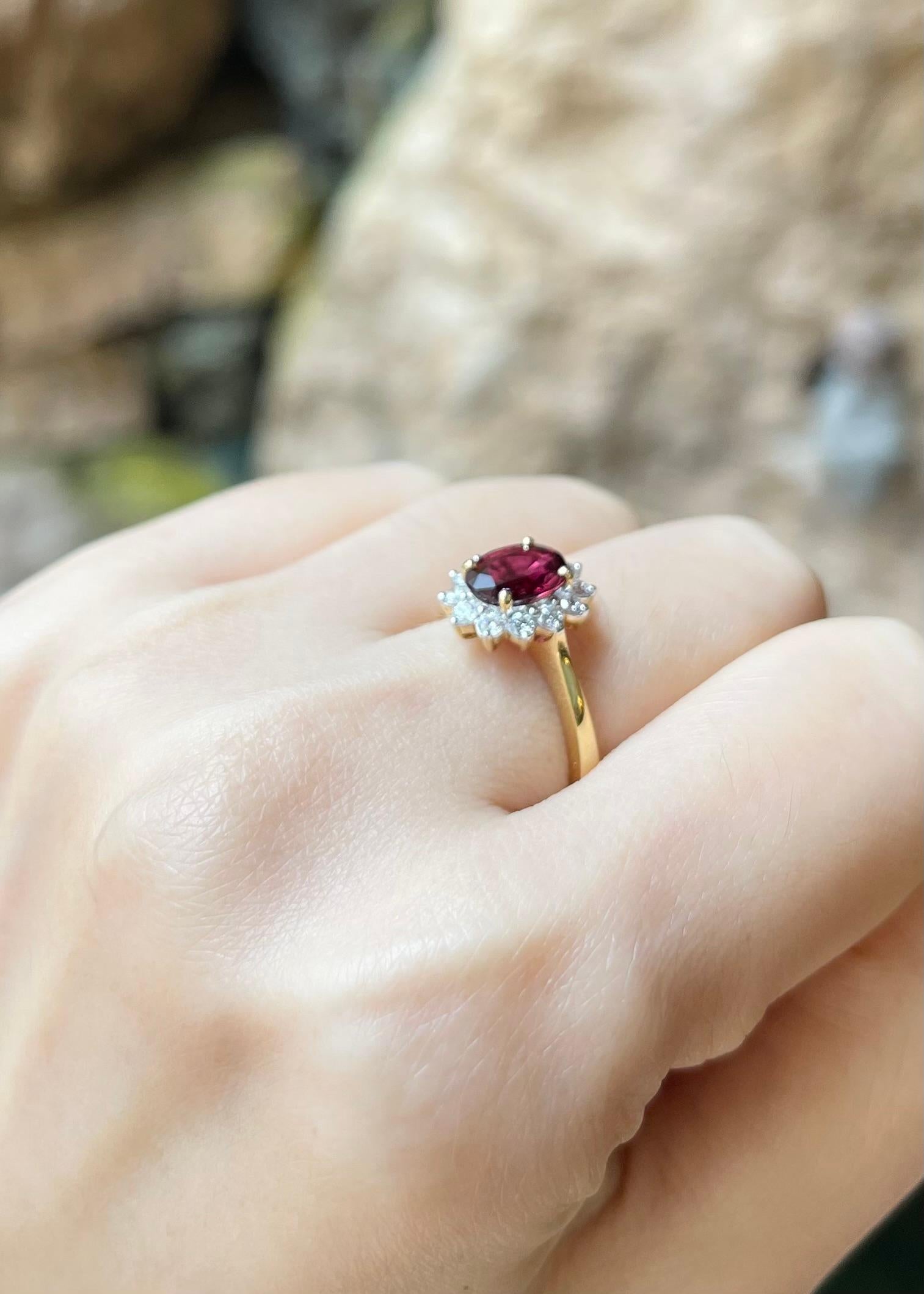 Rubin-Ring mit Diamanten in 18 Karat Gold gefasst Damen im Angebot
