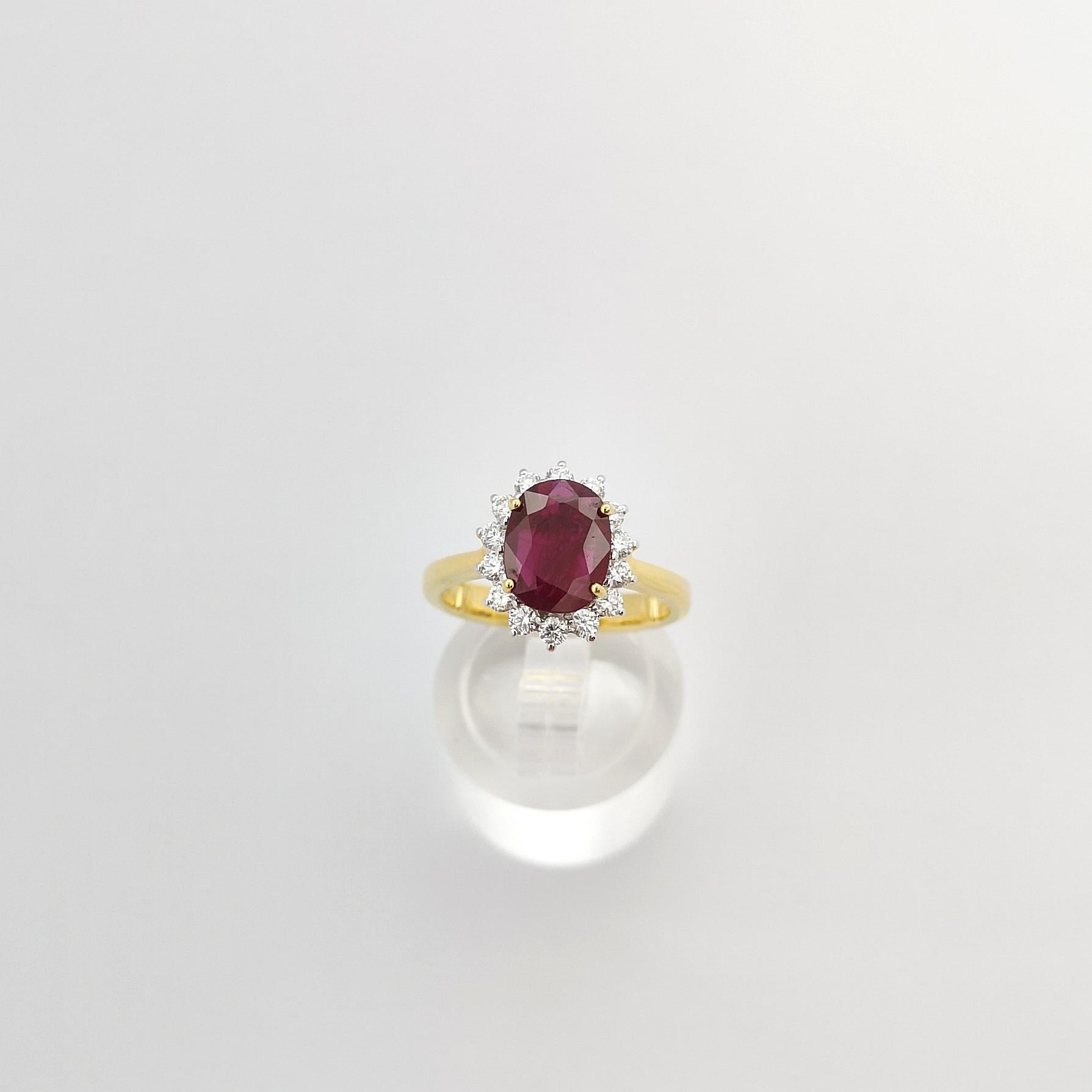 Ruby with Diamond Ring set in 18k Gold Settings For Sale 3