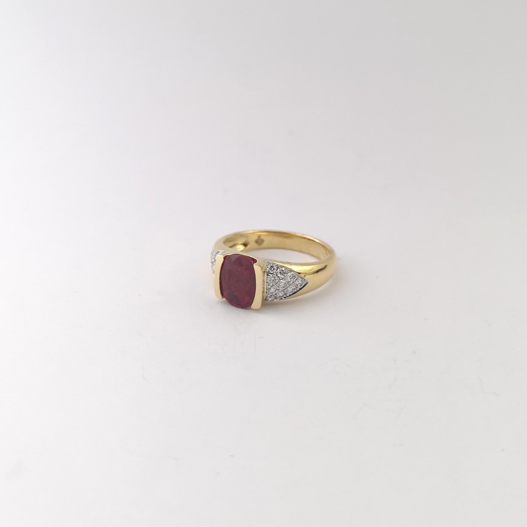 Ruby with Diamond Ring set in 18K Gold Settings For Sale 3
