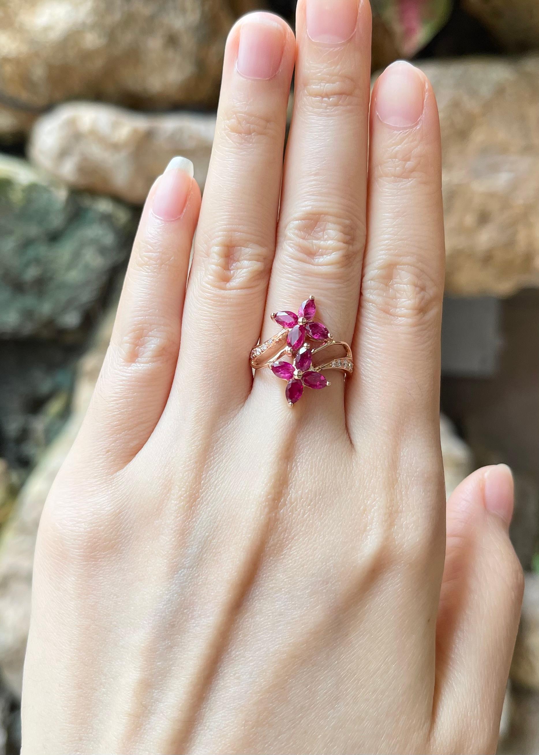 Rubin 1,98 Karat mit Diamant 0,15 Karat Ring in 18K Rose Gold Fassung

Breite:  1.1 cm 
Länge: 2.0 cm
Ringgröße: 52
Gesamtgewicht: 5.37 Gramm

