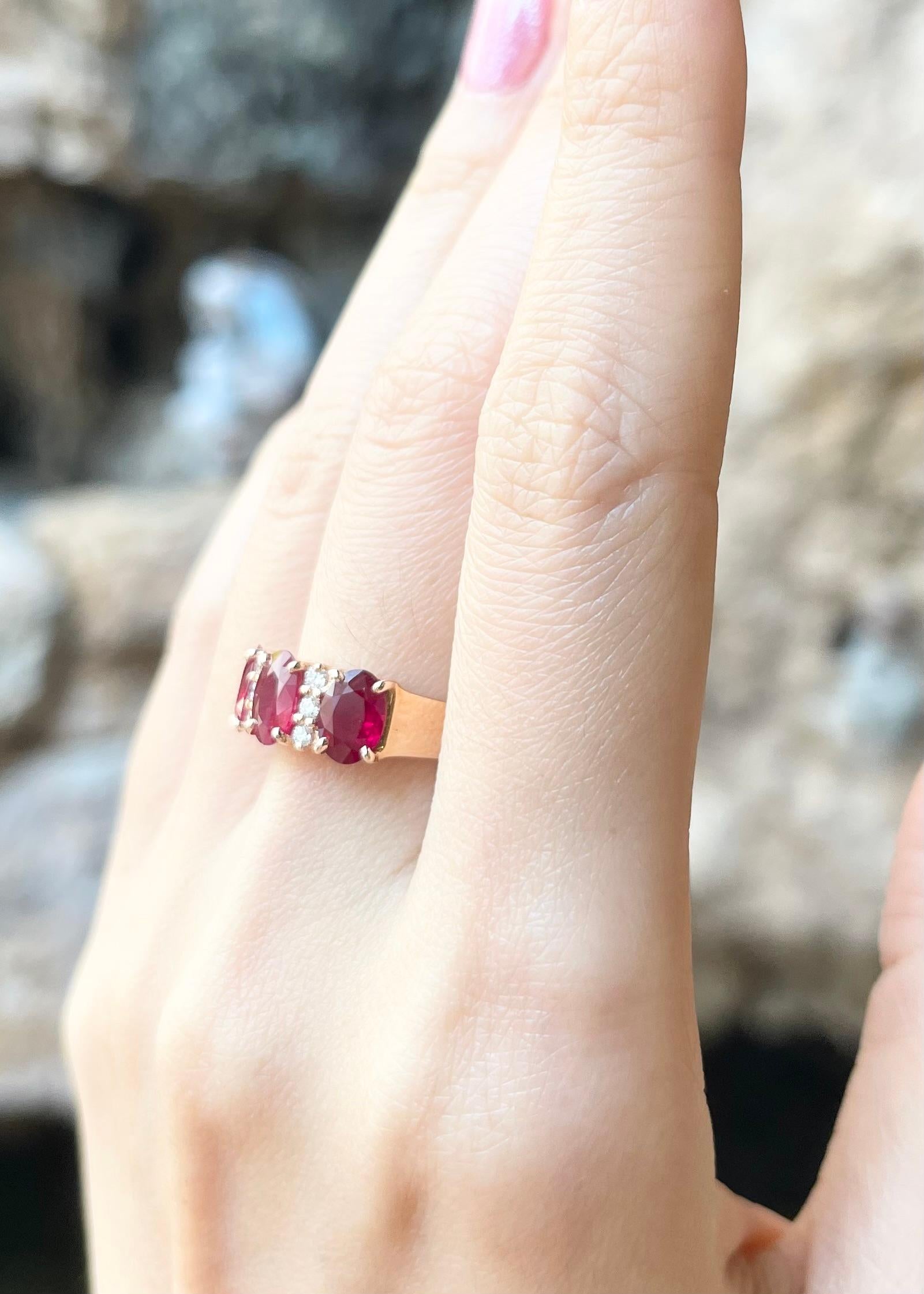Ruby with Diamond Ring set in 18K Rose Gold Settings In New Condition For Sale In Bangkok, TH